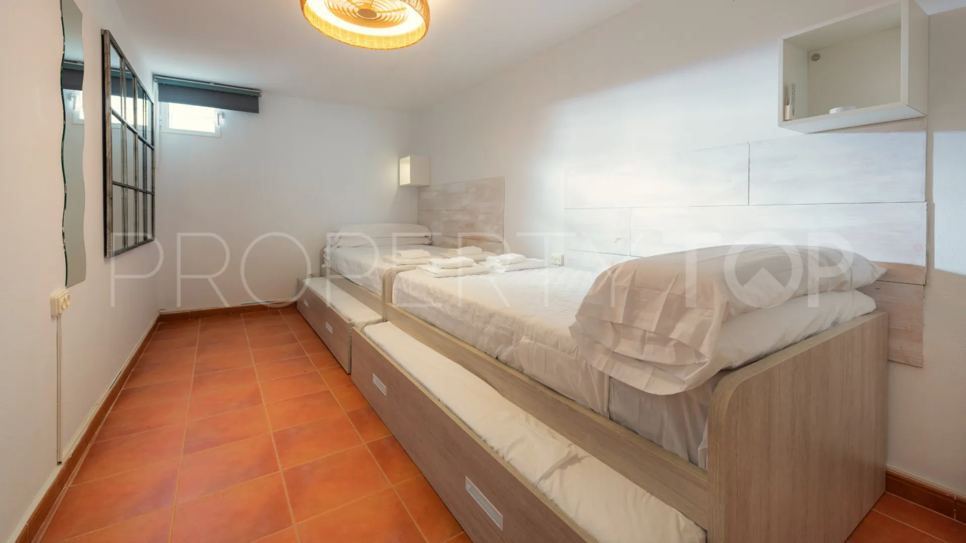 Buy Tarifa 9 bedrooms town house