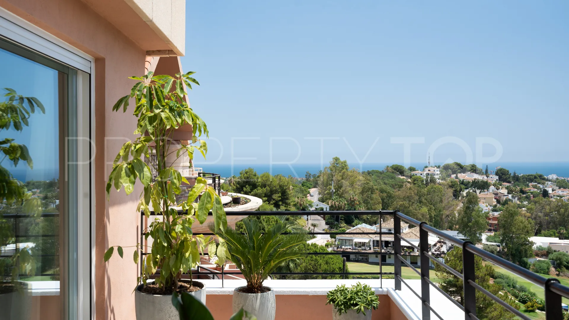 For sale apartment with 3 bedrooms in Magna Marbella