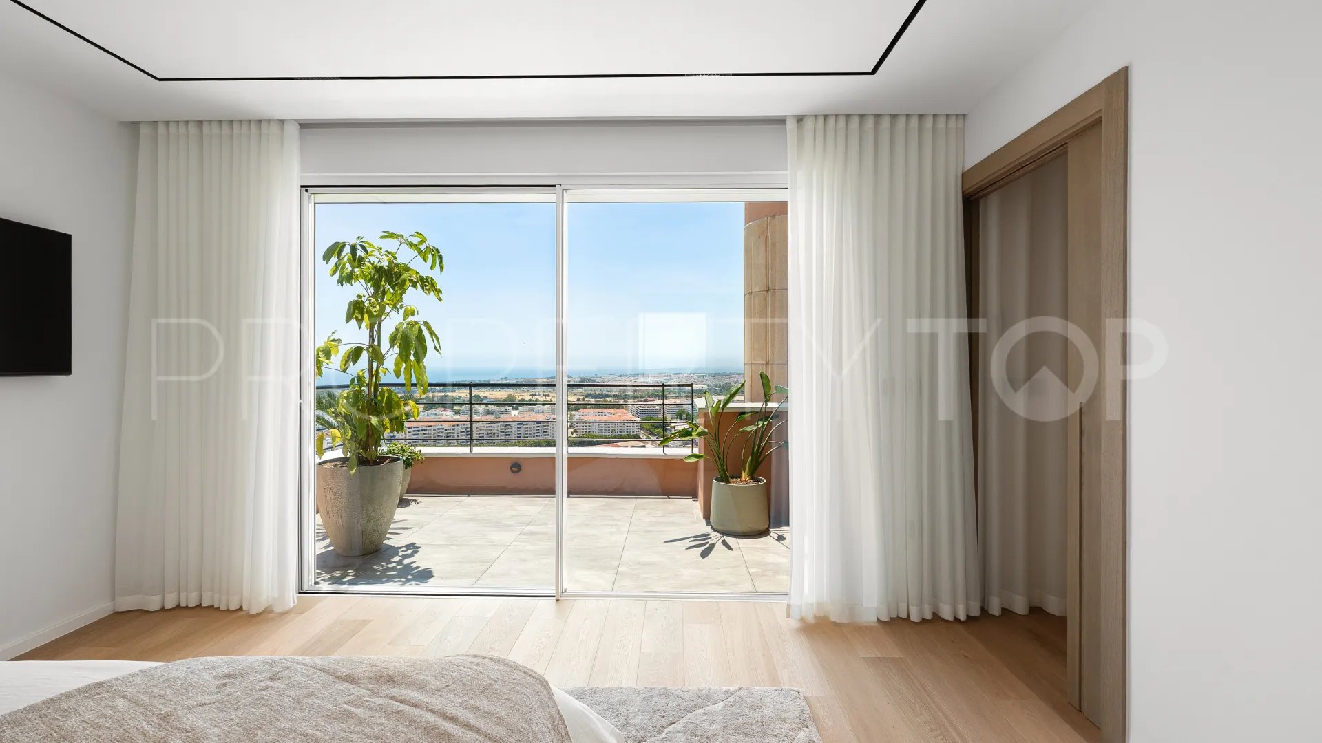 For sale apartment with 3 bedrooms in Magna Marbella