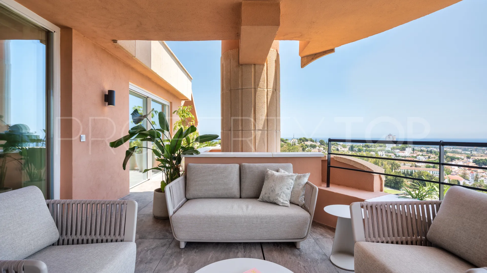For sale apartment with 3 bedrooms in Magna Marbella