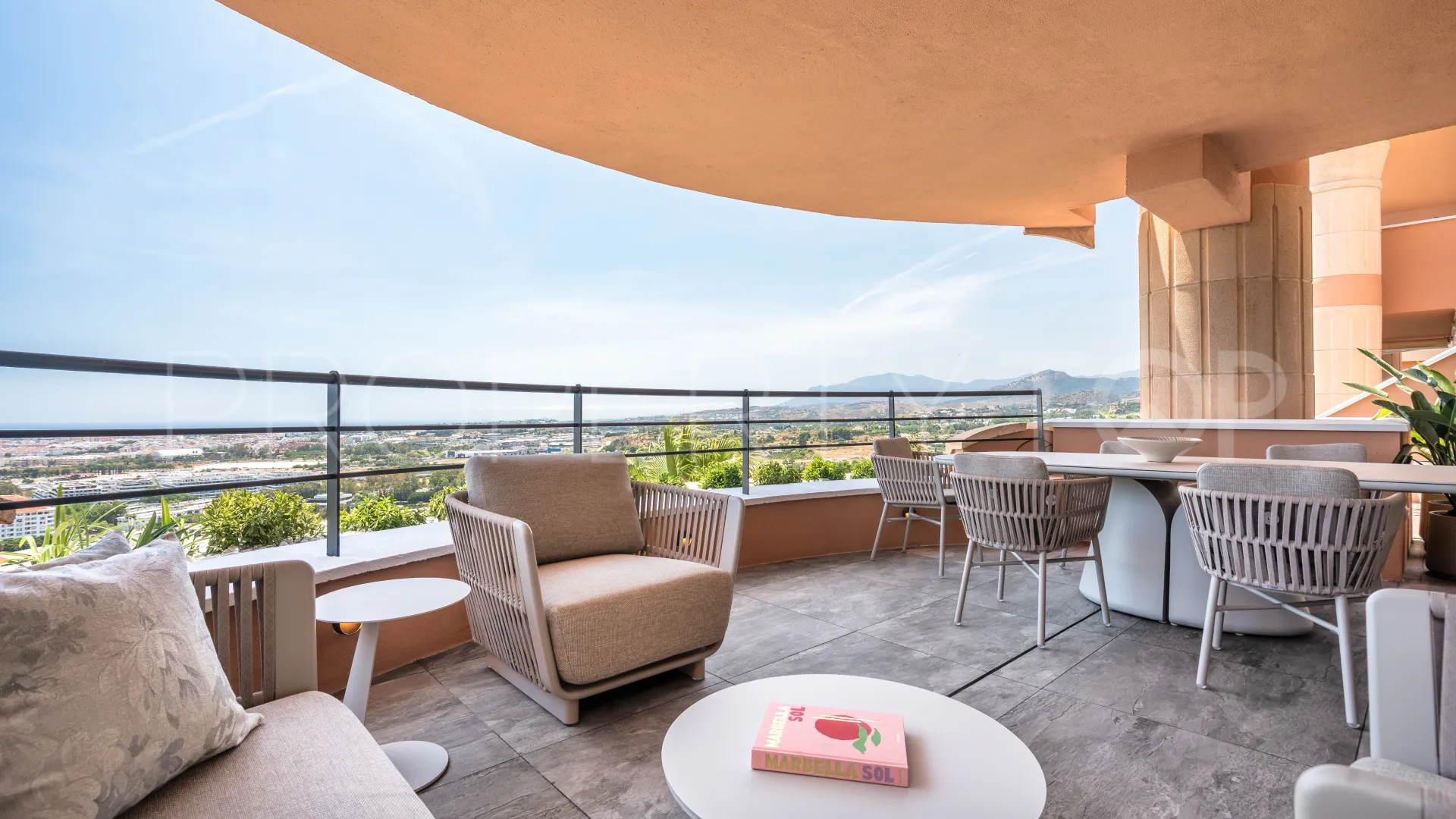 For sale apartment with 3 bedrooms in Magna Marbella