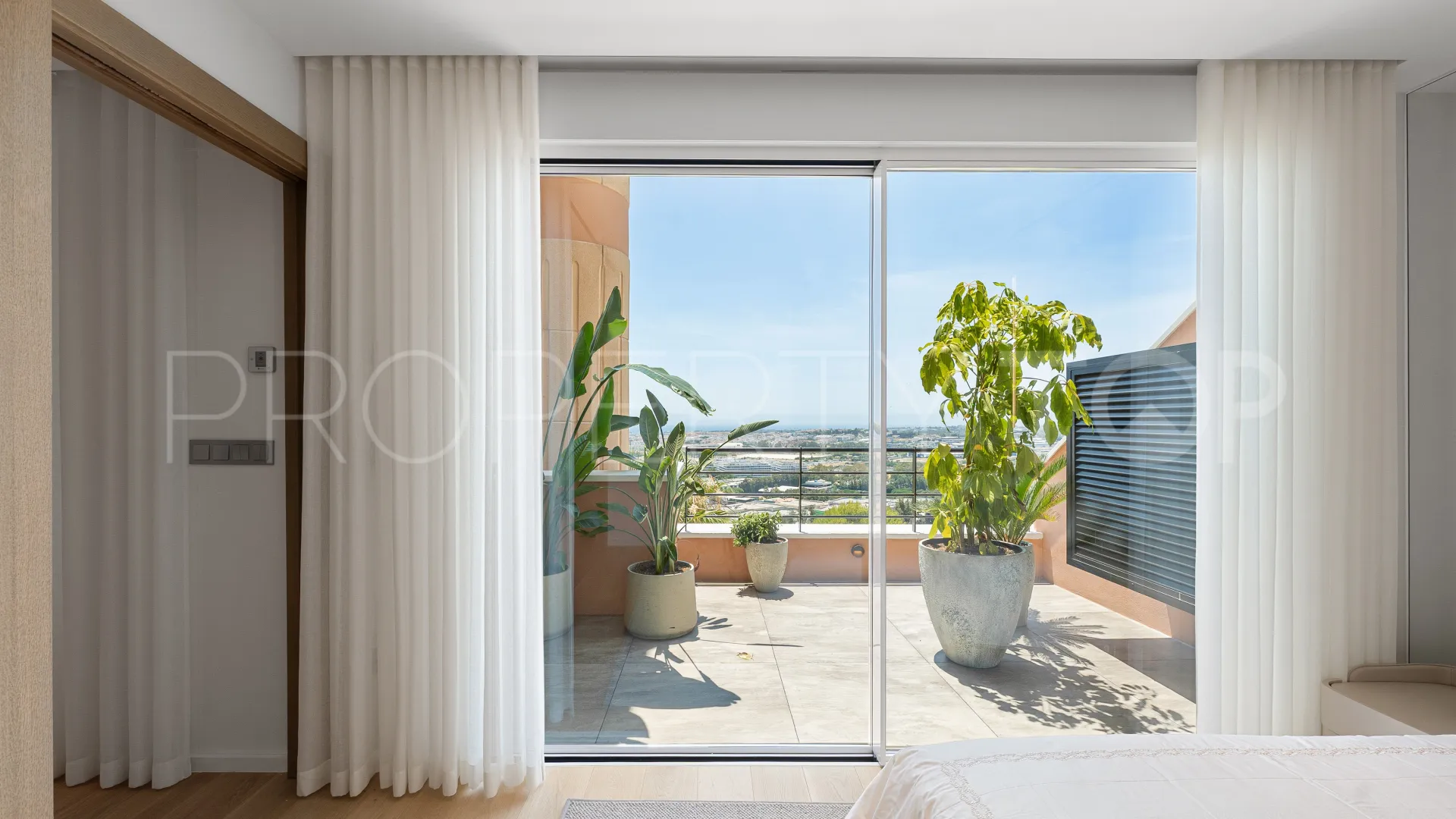 For sale apartment with 3 bedrooms in Magna Marbella