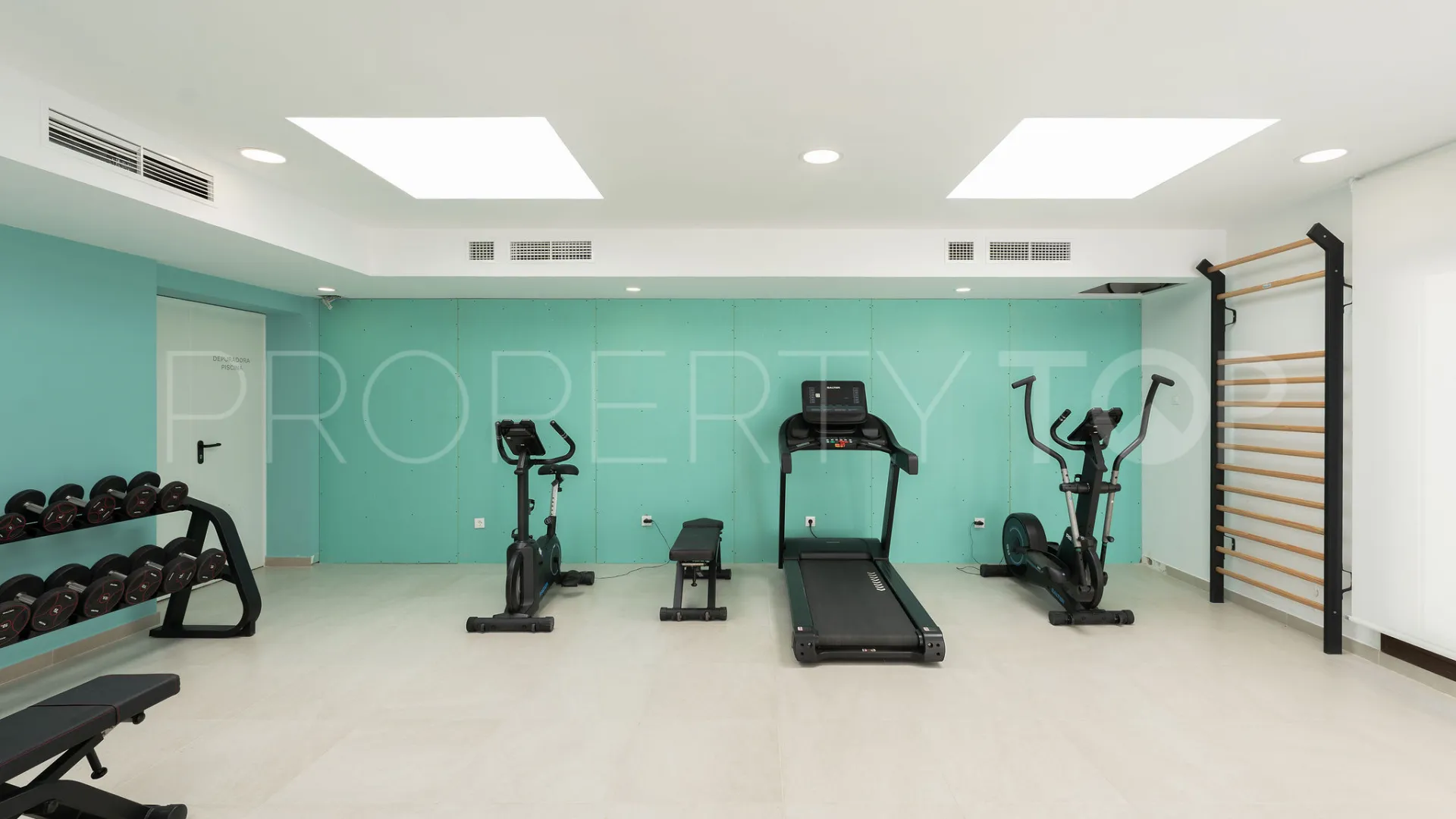 Penthouse for sale in Estepona