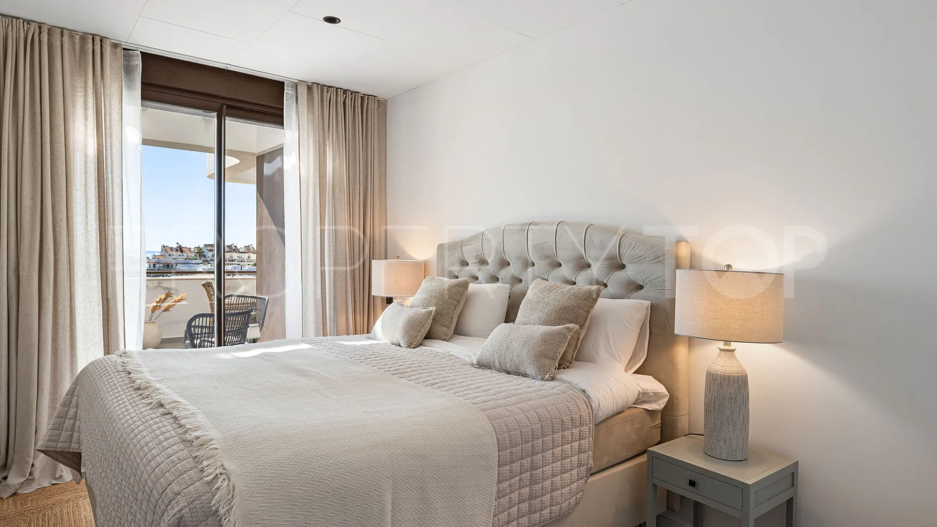 Penthouse for sale in Estepona