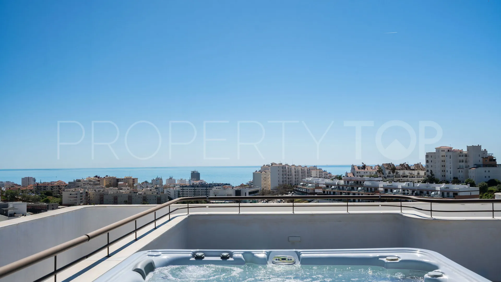 Penthouse for sale in Estepona