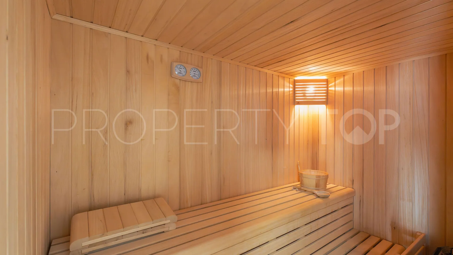 Penthouse for sale in Estepona