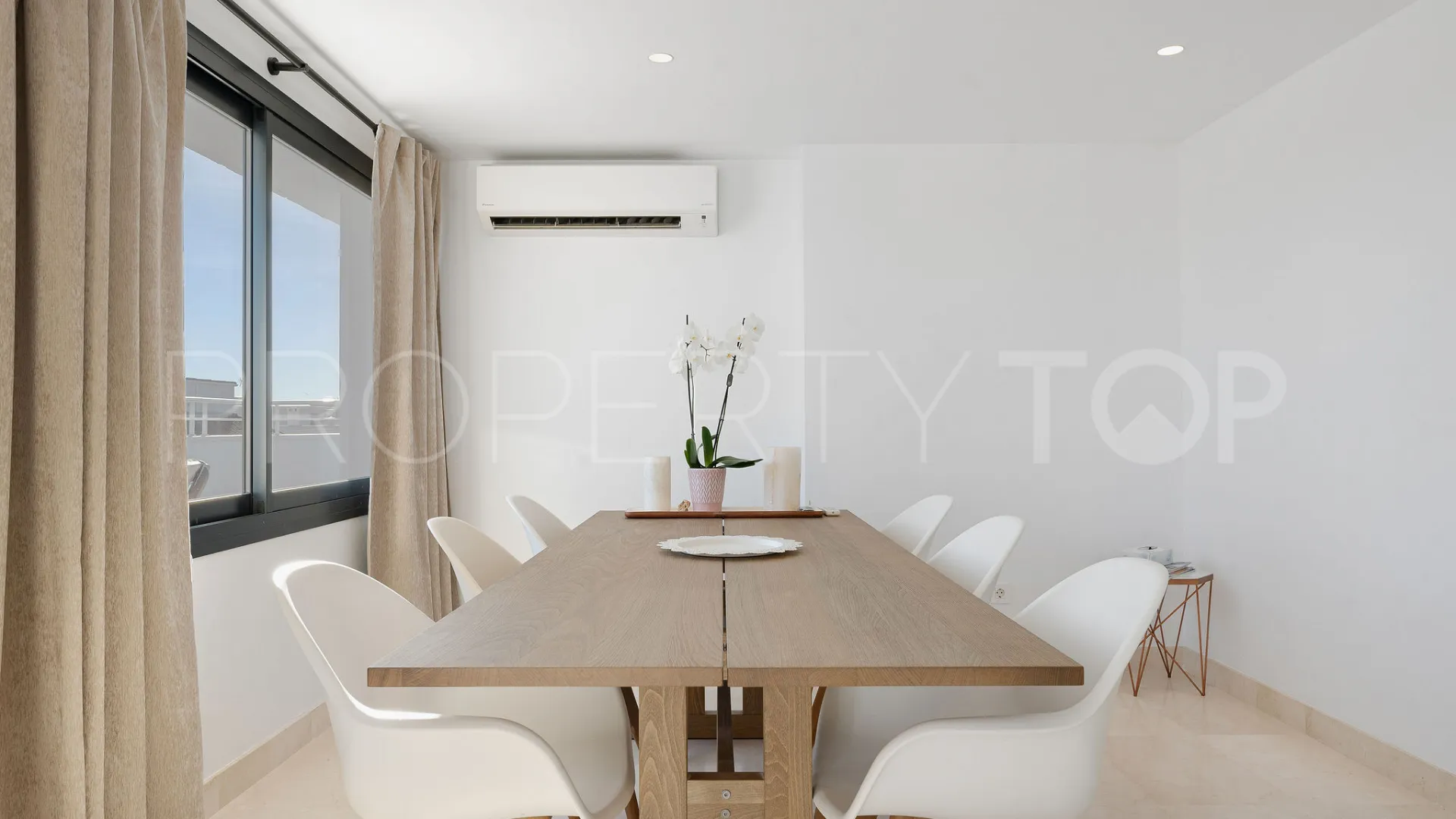 3 bedrooms penthouse in Estepona Town for sale