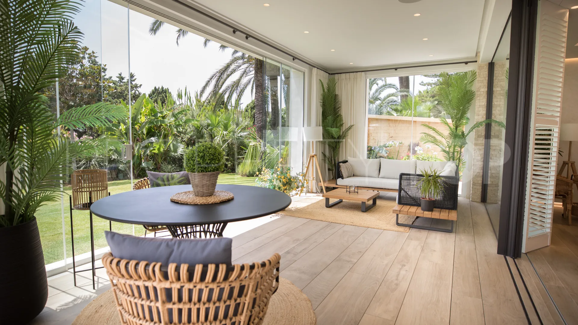Se vende villa en El Paraiso