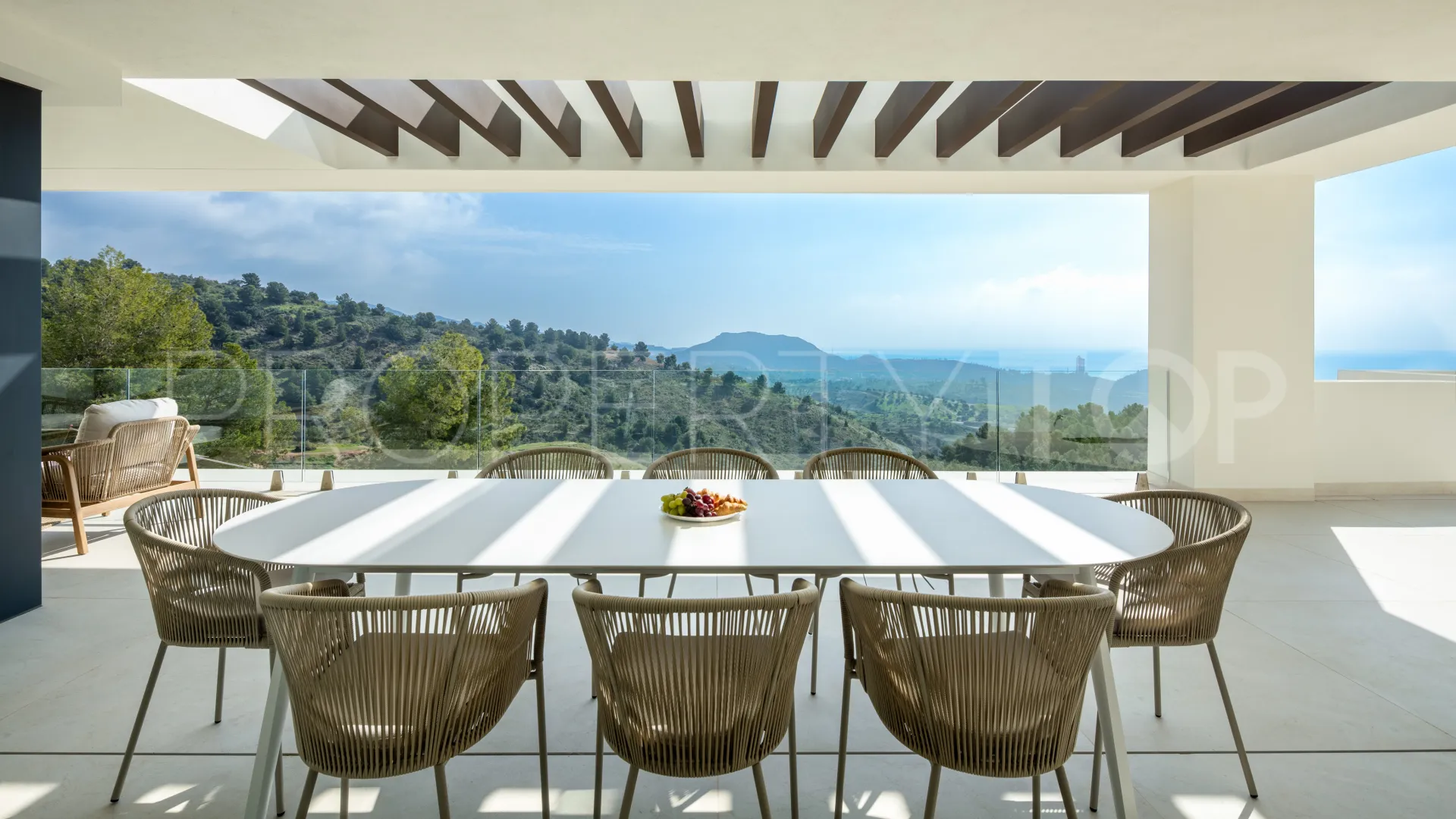 For sale Pinares de San Antón villa with 4 bedrooms