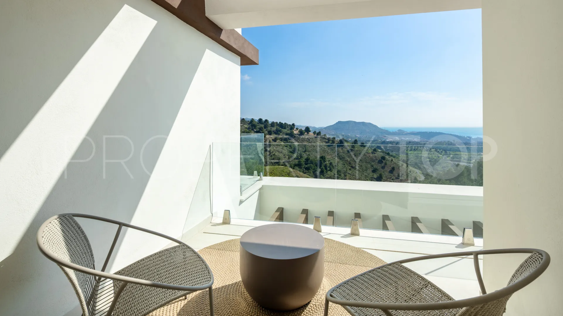 For sale Pinares de San Antón villa with 4 bedrooms