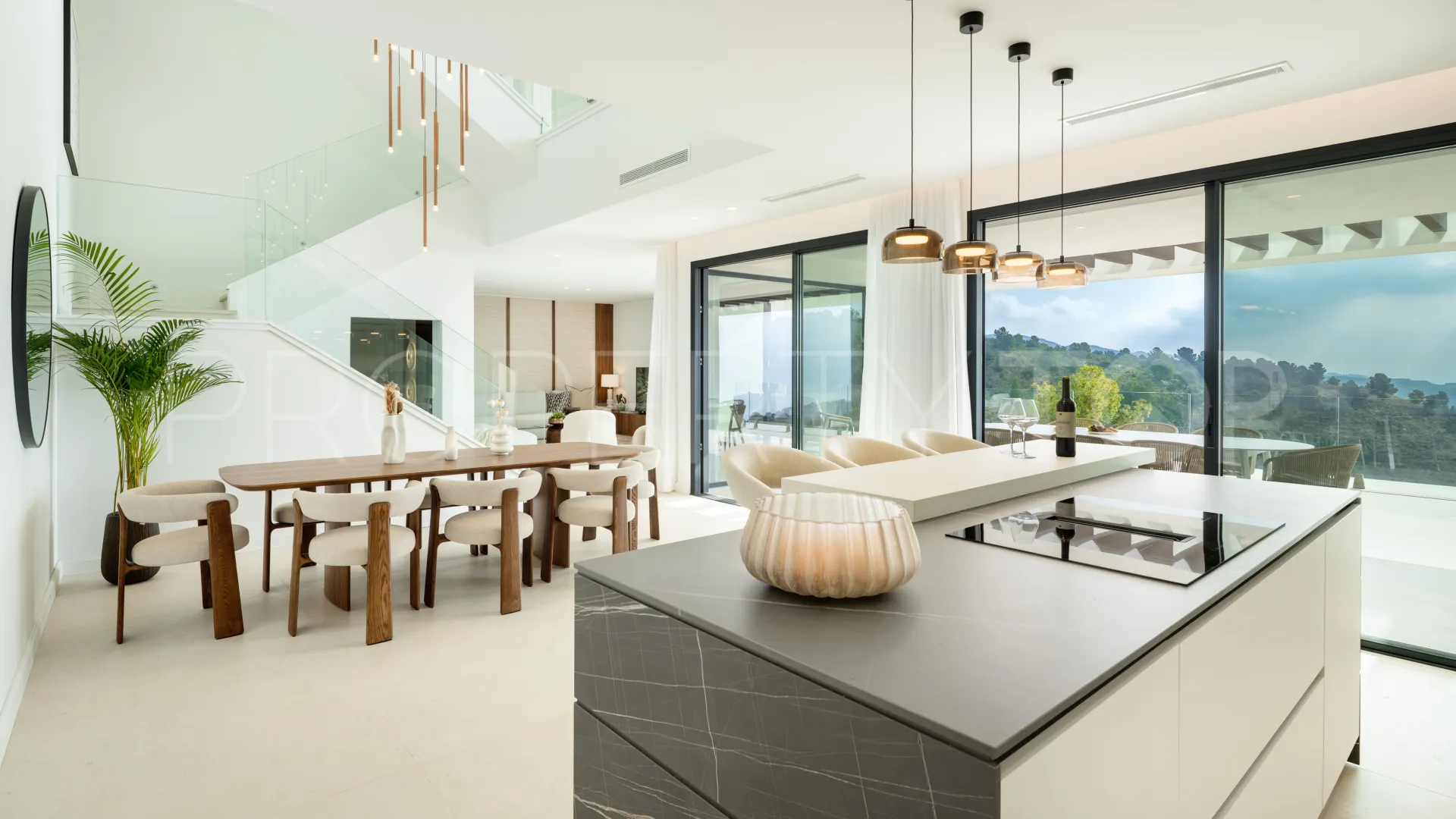 For sale Pinares de San Antón villa with 4 bedrooms