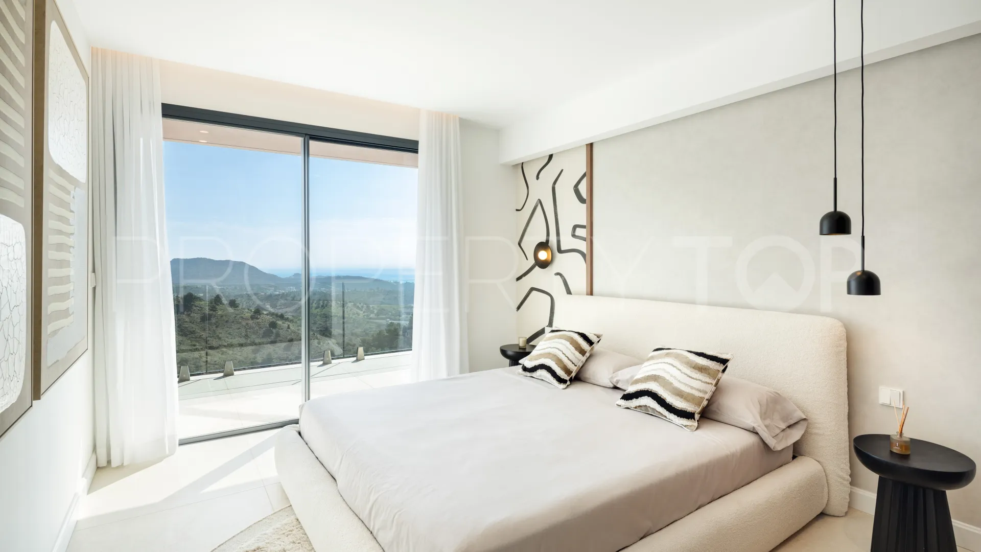 For sale Pinares de San Antón villa with 4 bedrooms