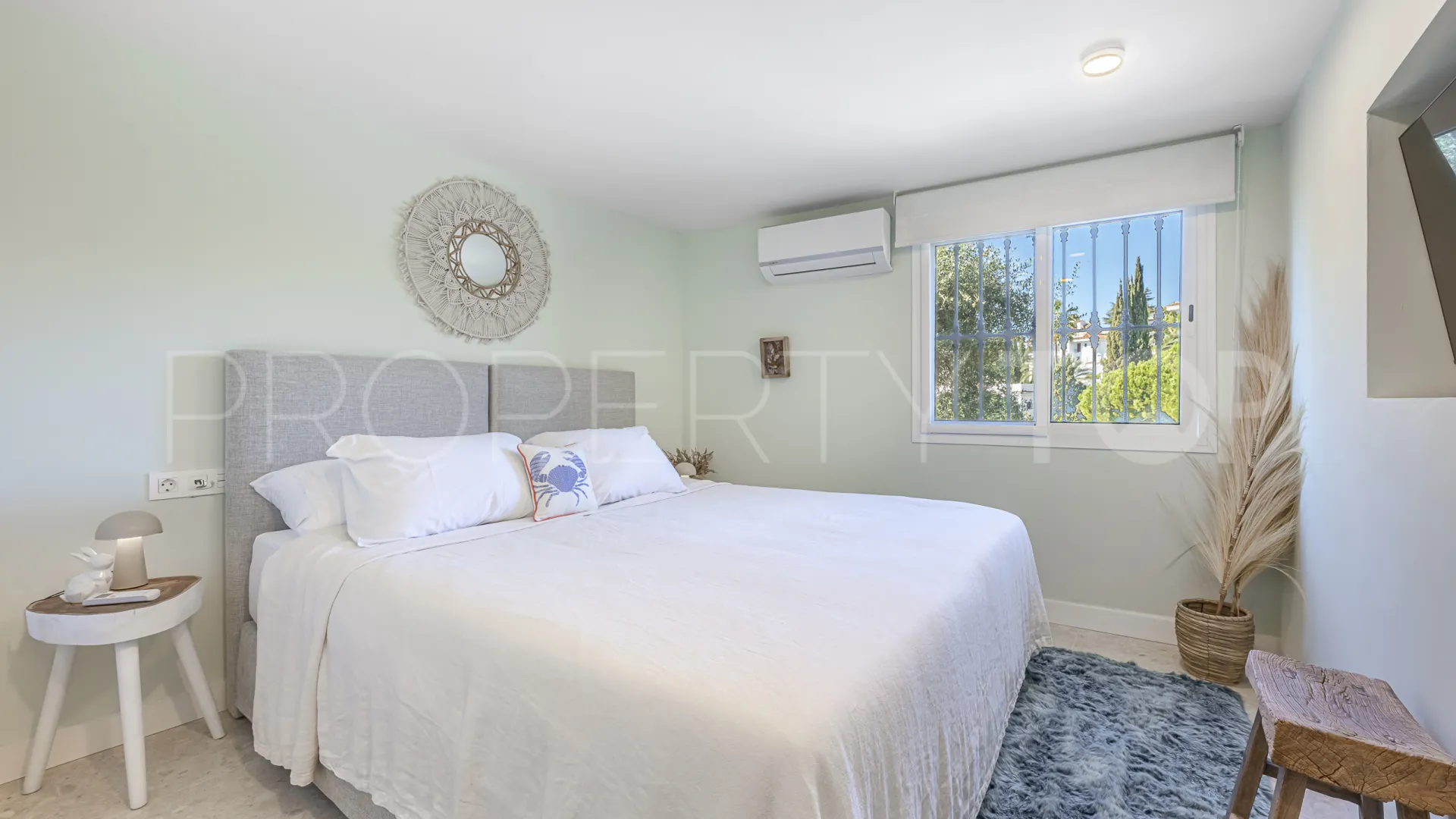 Buy town house with 4 bedrooms in Arco Iris