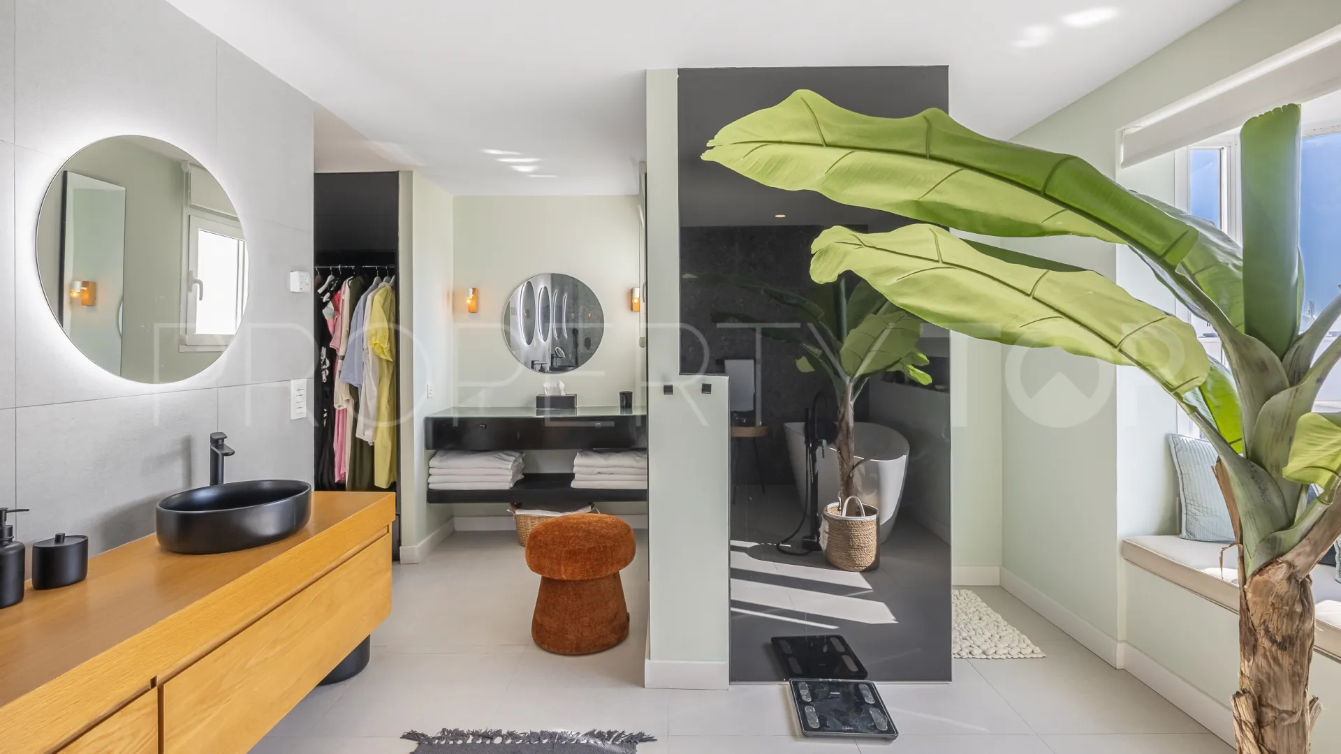 Buy town house with 4 bedrooms in Arco Iris
