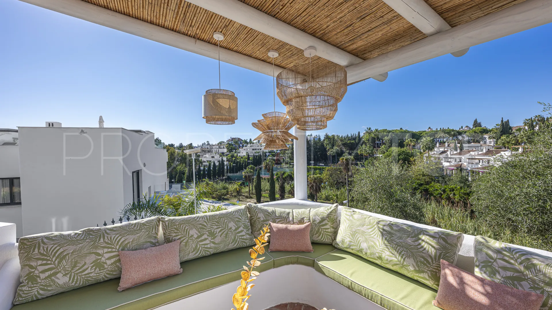 Buy town house with 4 bedrooms in Arco Iris