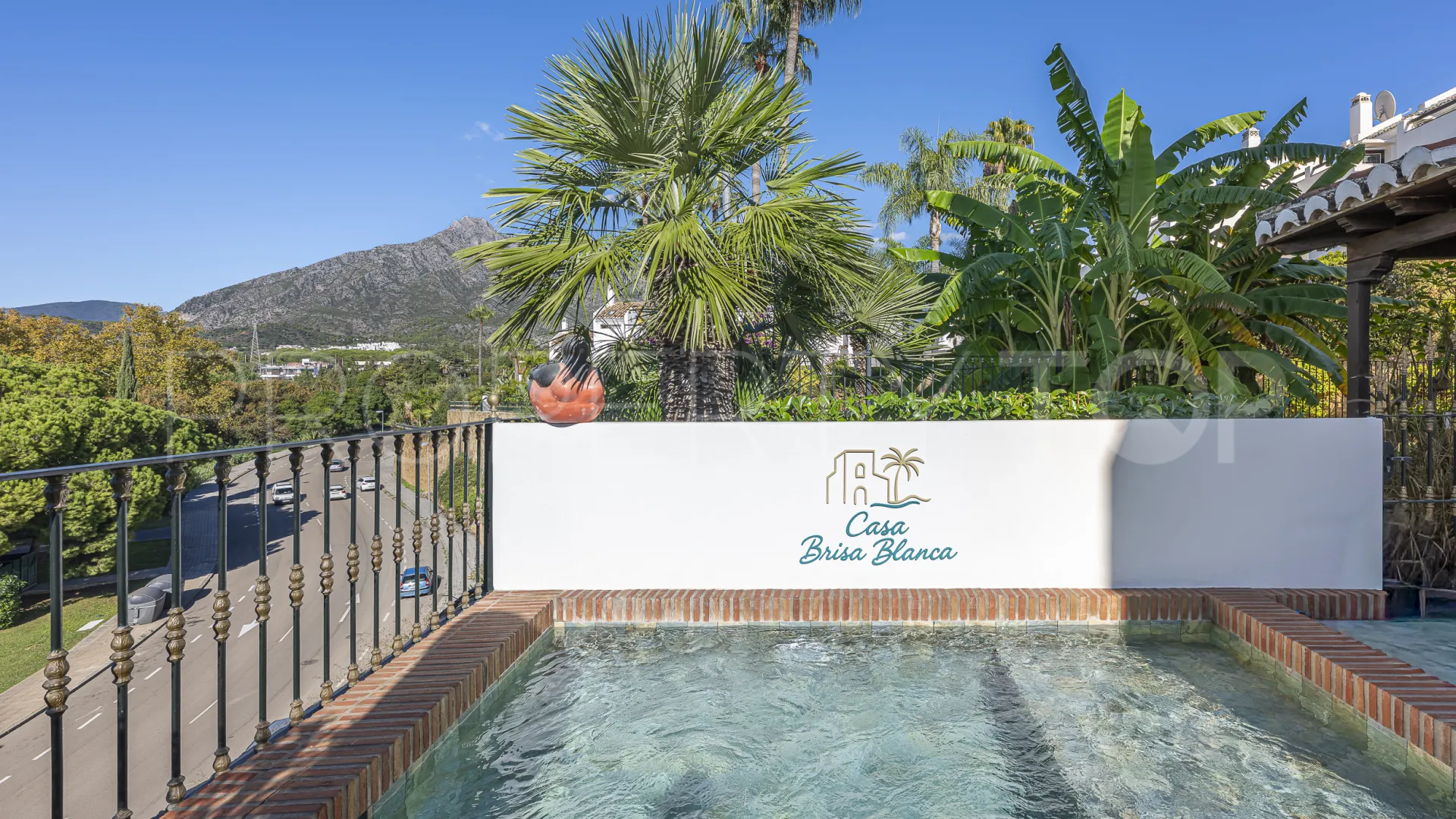 Buy town house with 4 bedrooms in Arco Iris