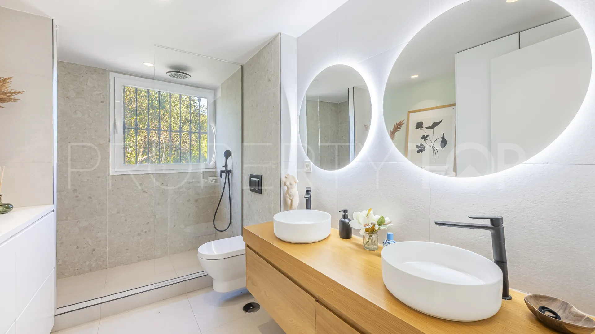 Buy town house with 4 bedrooms in Arco Iris