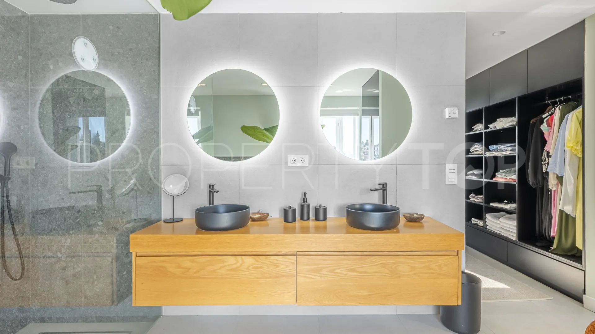 Buy town house with 4 bedrooms in Arco Iris
