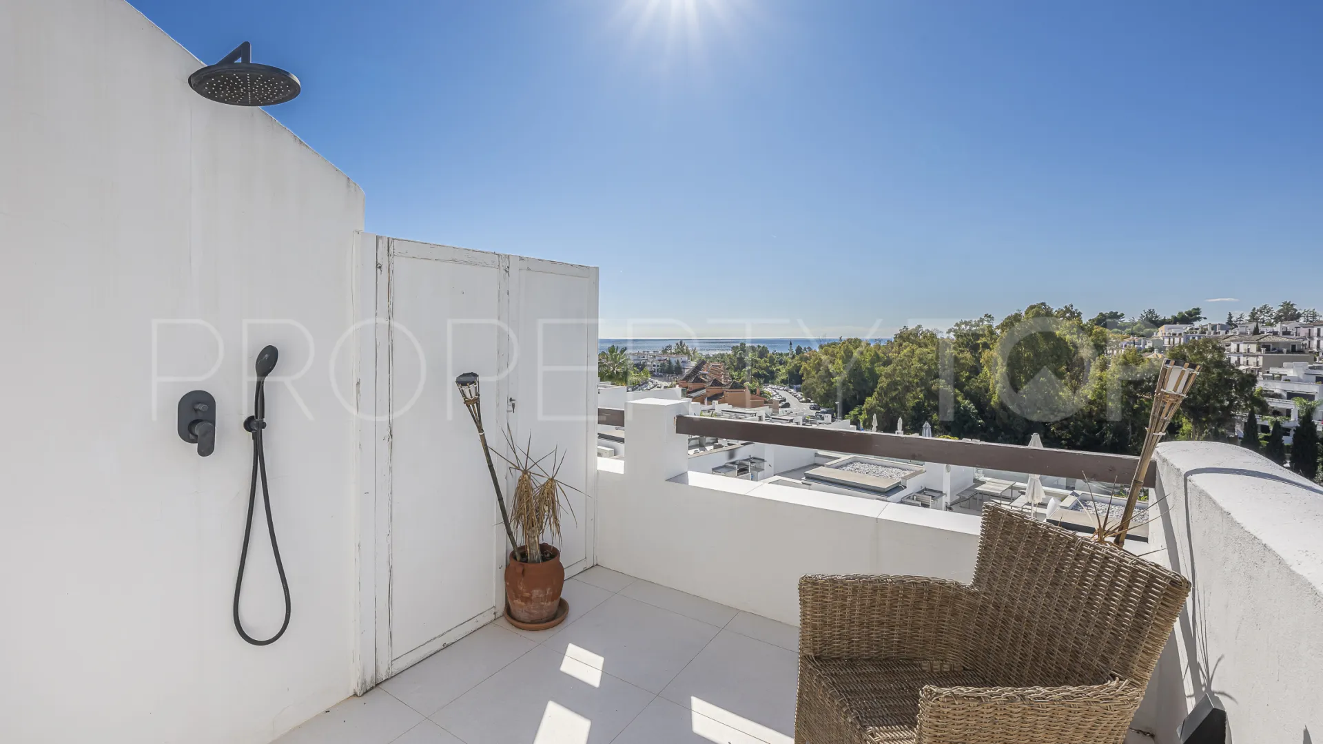 Buy town house with 4 bedrooms in Arco Iris