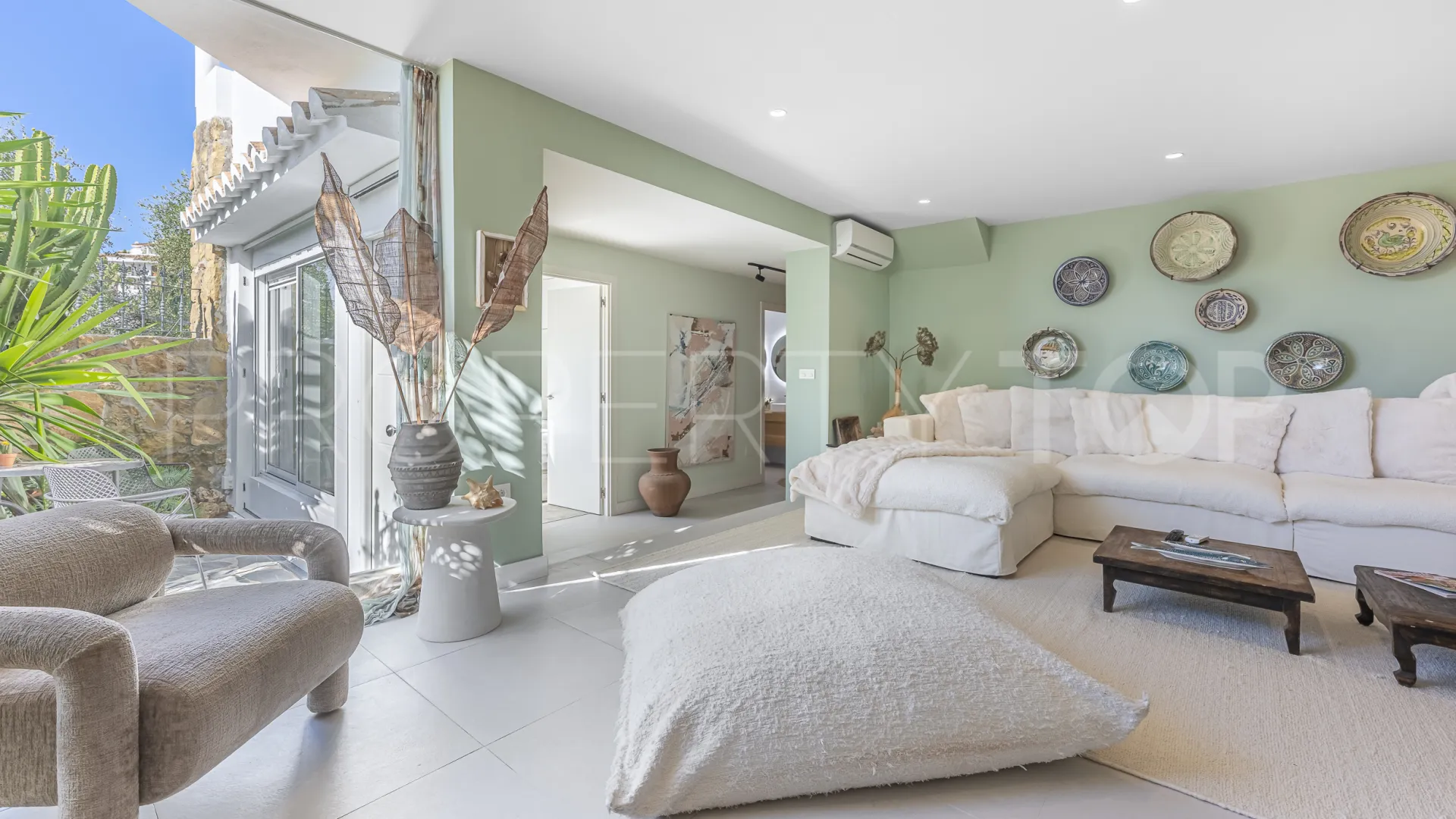 Buy town house with 4 bedrooms in Arco Iris
