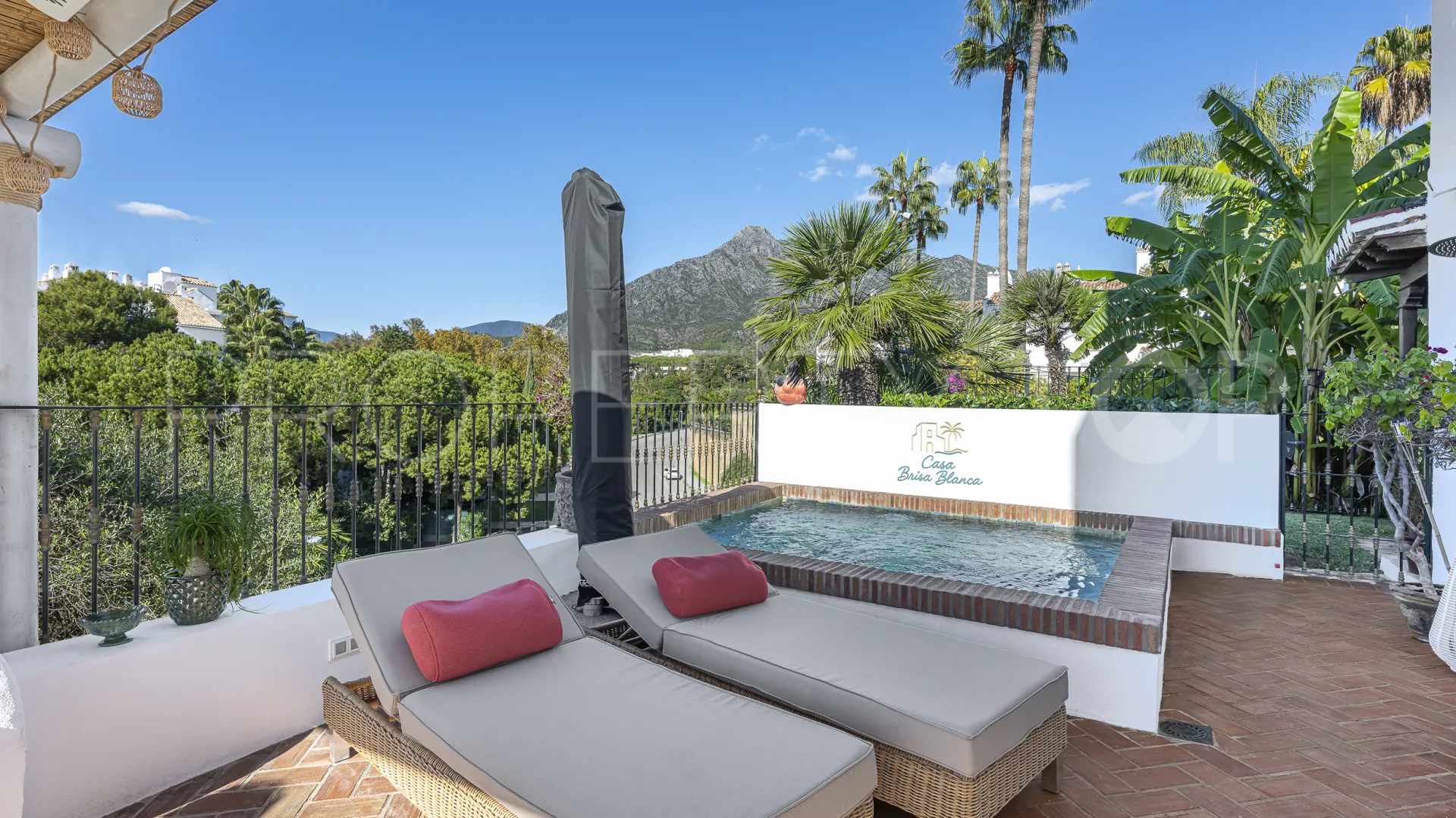 Buy town house with 4 bedrooms in Arco Iris