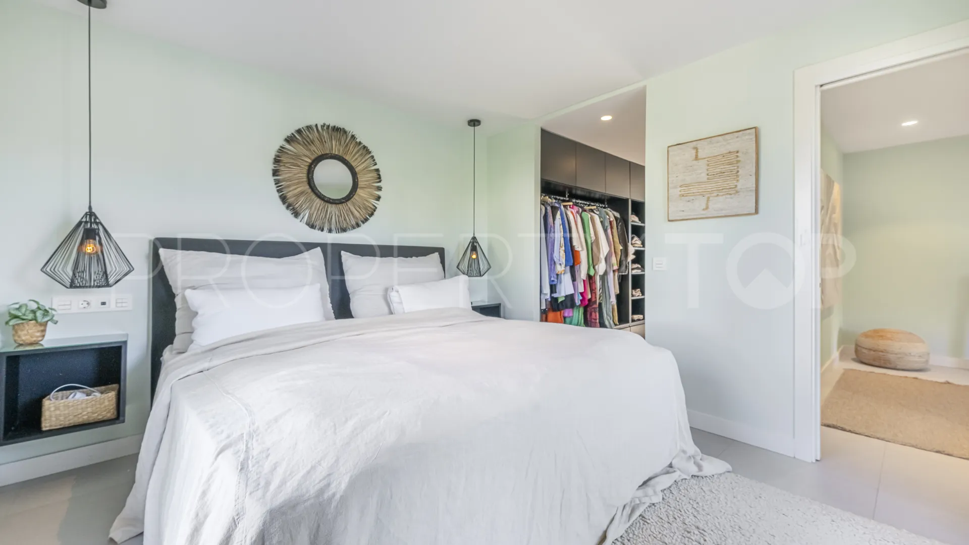 Buy town house with 4 bedrooms in Arco Iris