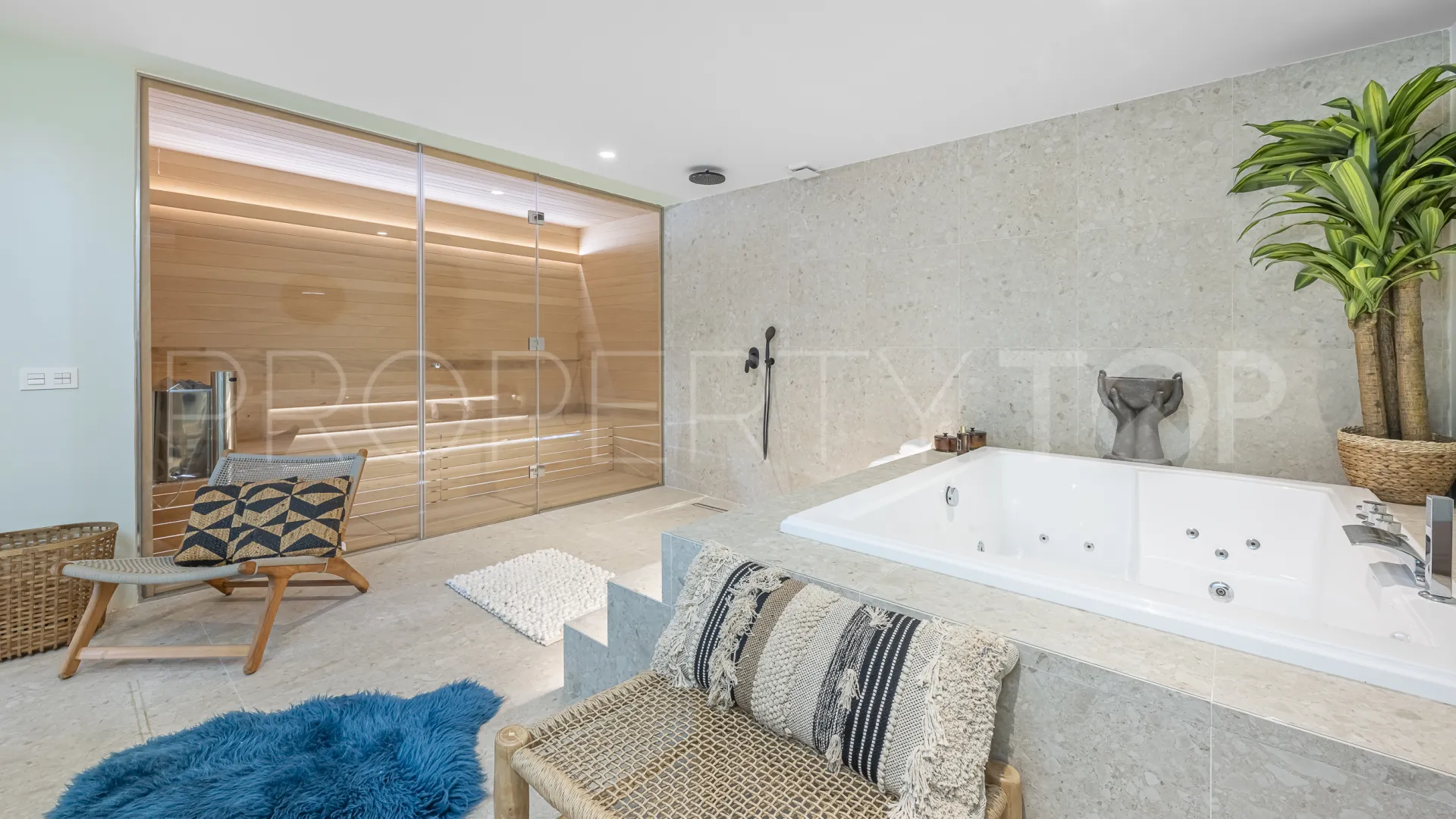 Buy town house with 4 bedrooms in Arco Iris