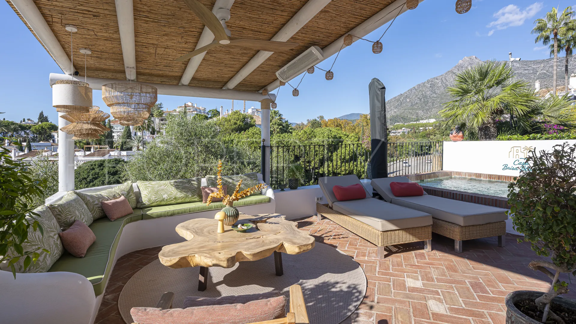 Buy town house with 4 bedrooms in Arco Iris