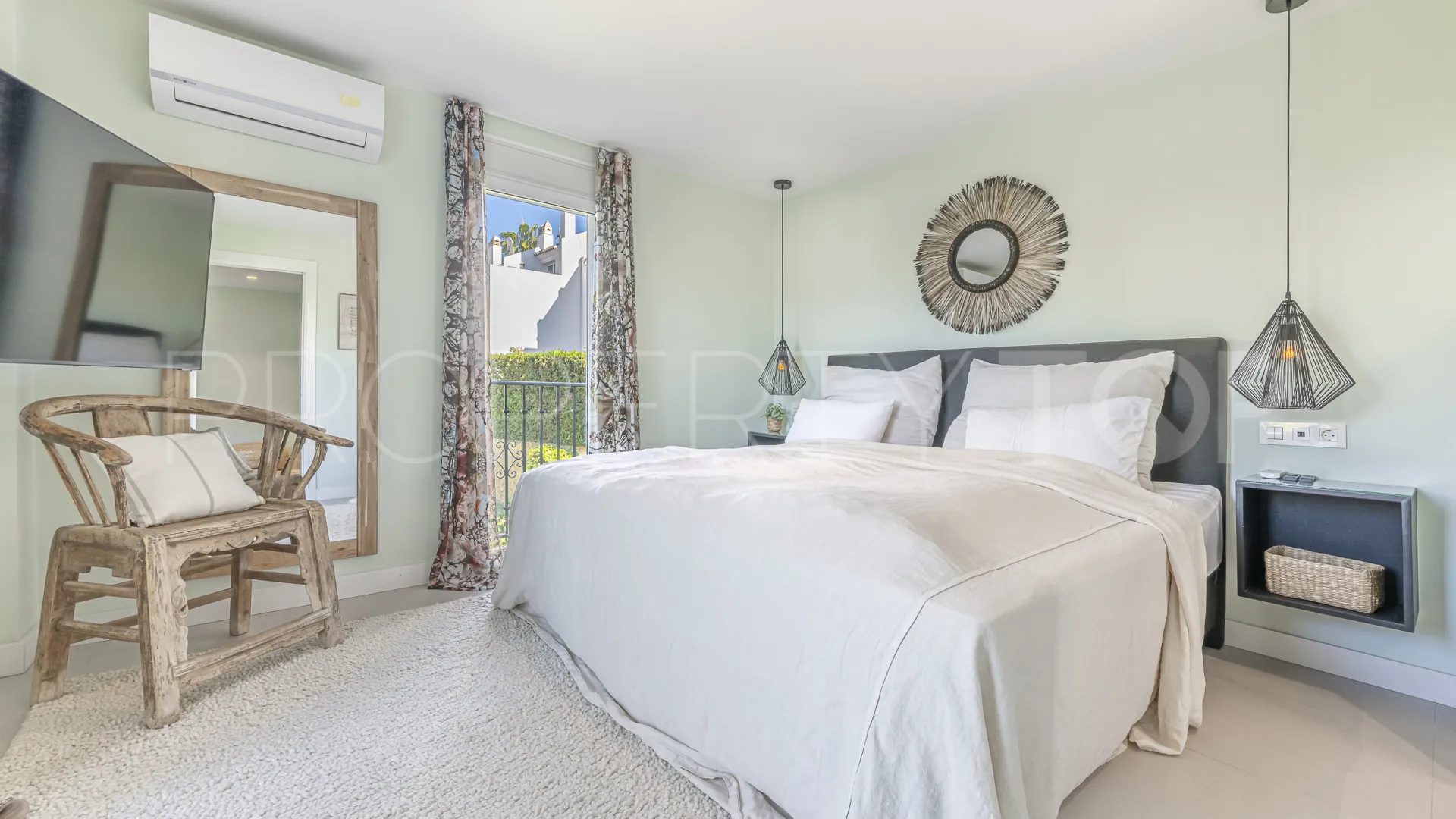 Buy town house with 4 bedrooms in Arco Iris