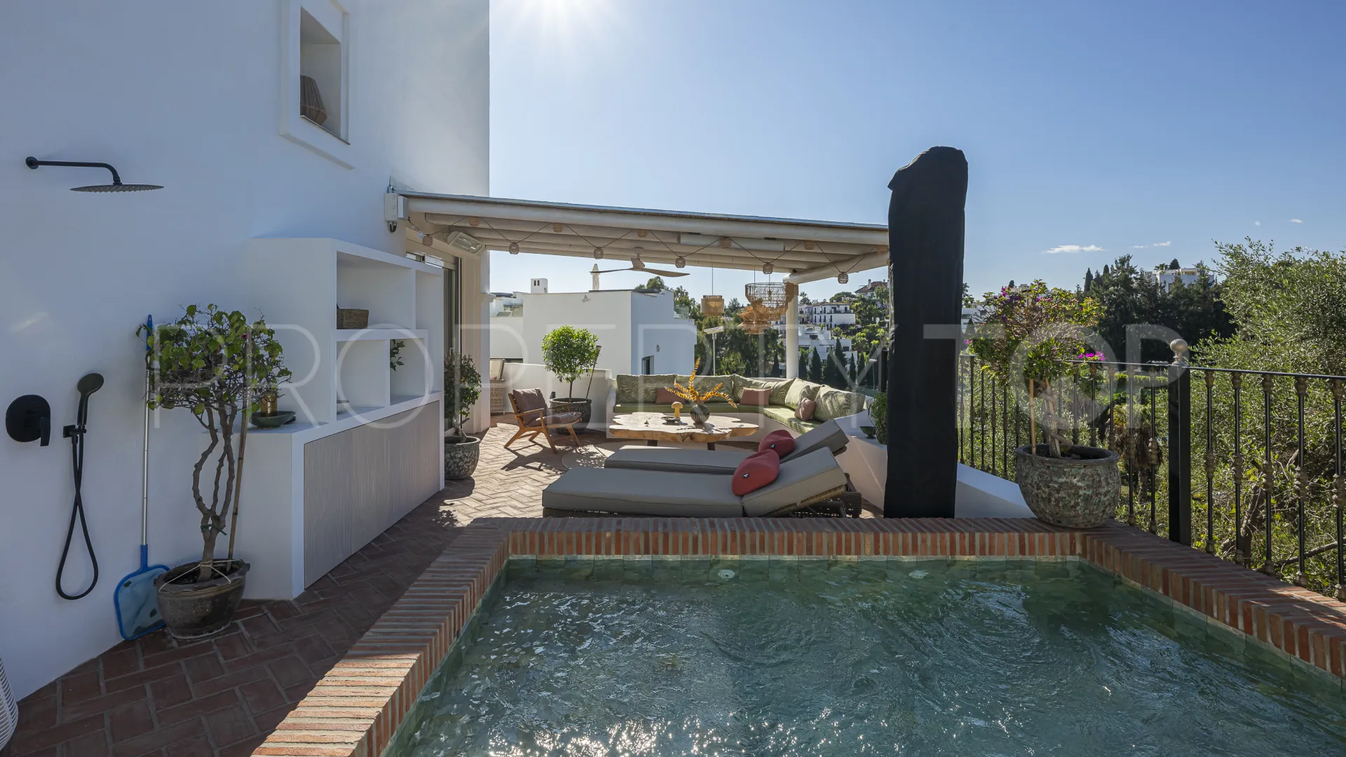 Buy town house with 4 bedrooms in Arco Iris