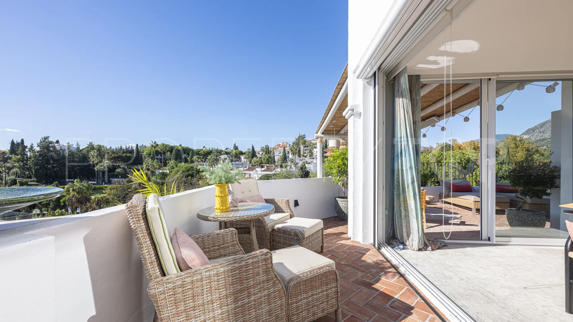 Buy town house with 4 bedrooms in Arco Iris
