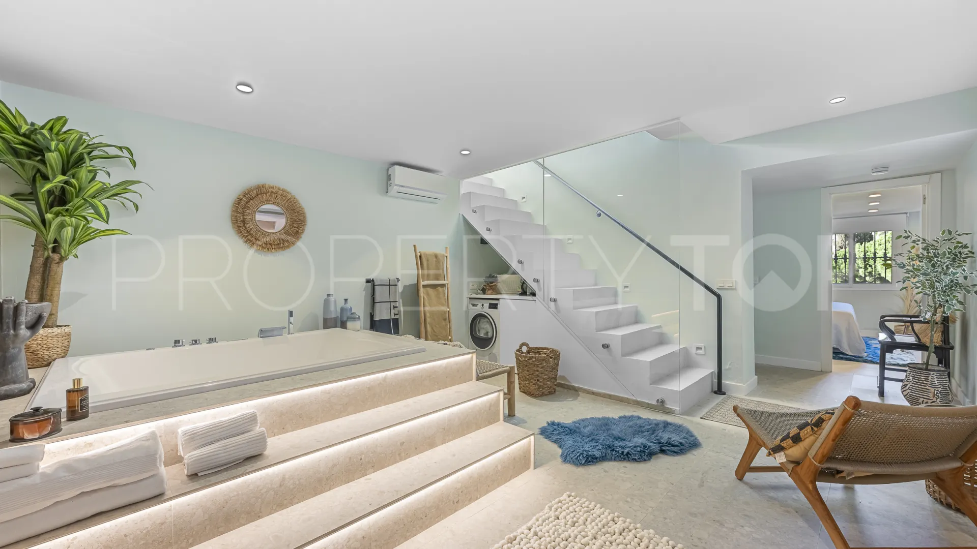 Buy town house with 4 bedrooms in Arco Iris