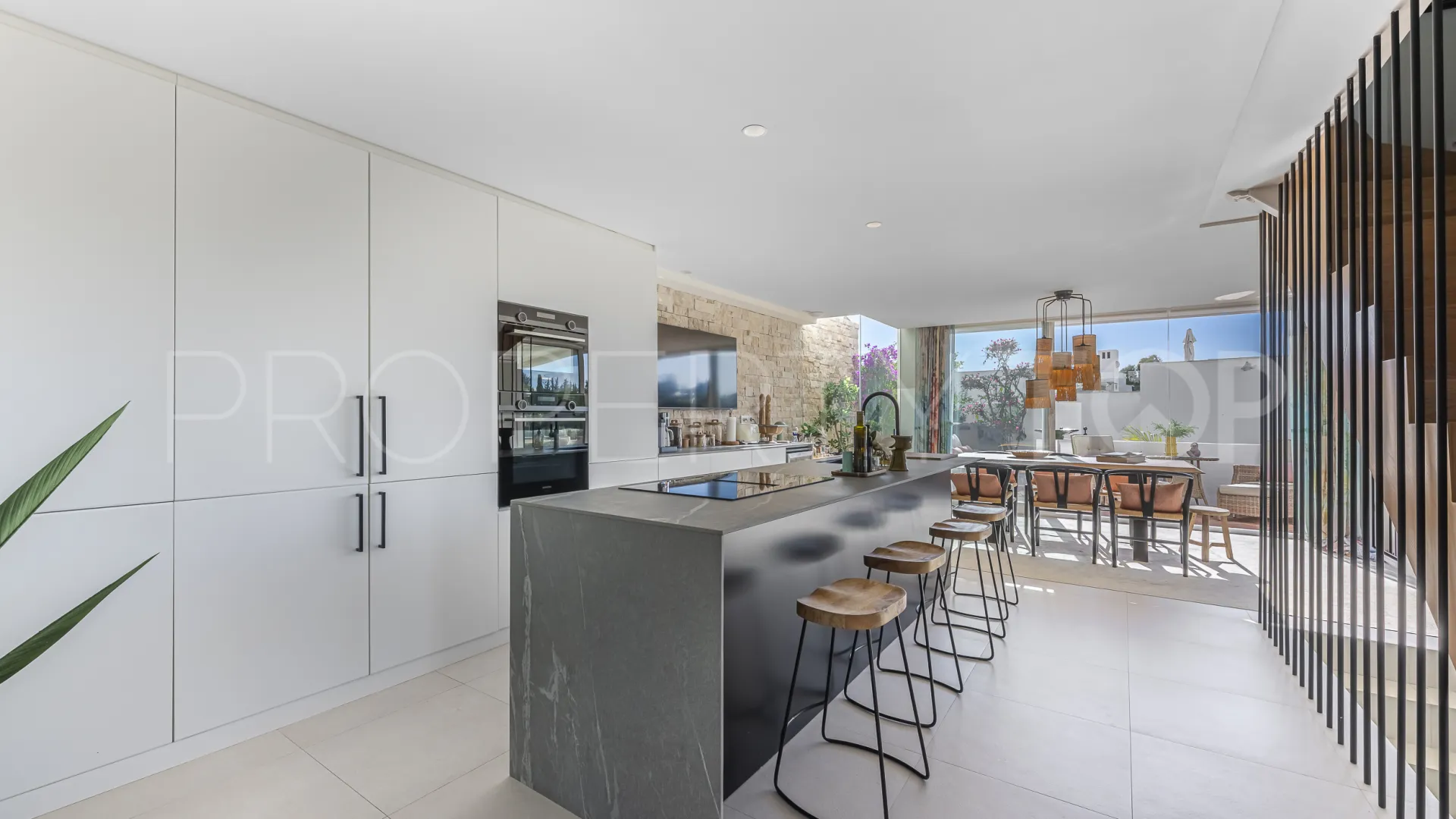 Buy town house with 4 bedrooms in Arco Iris