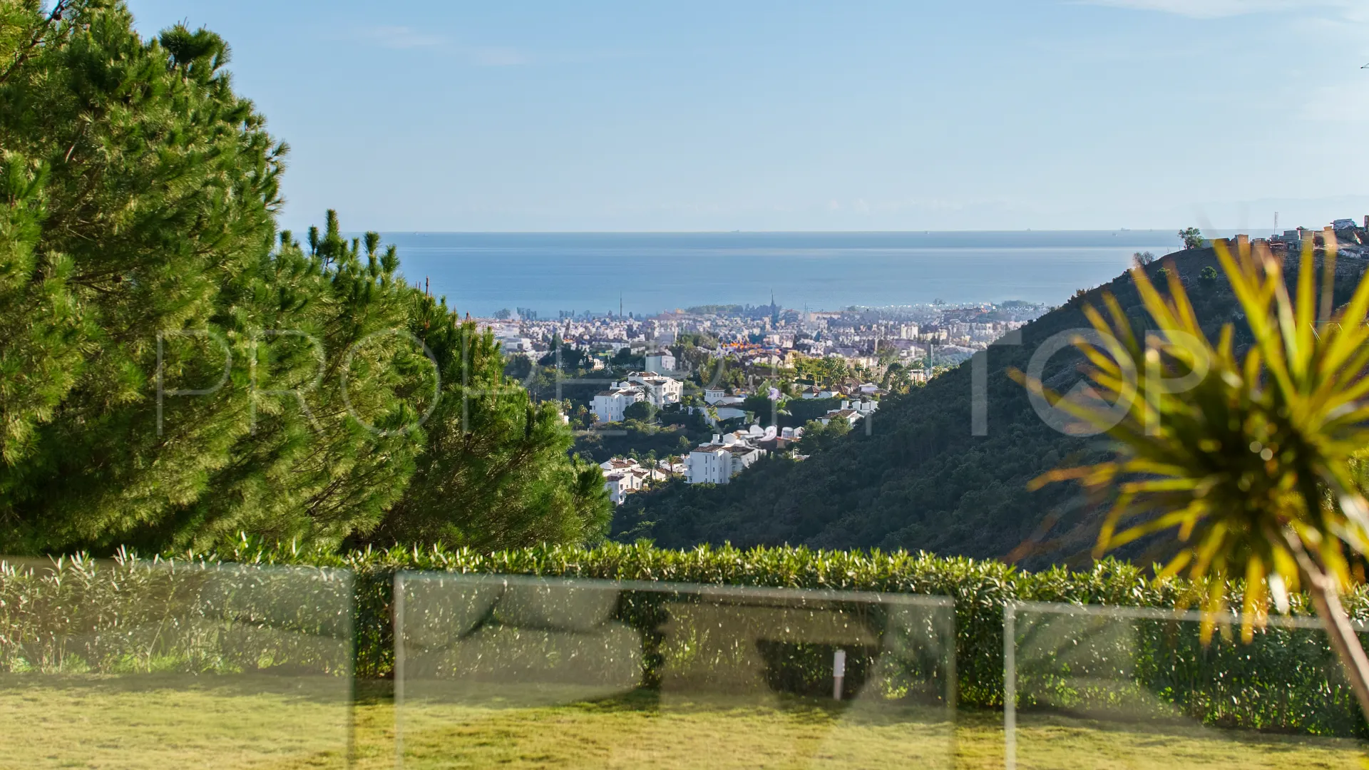 El Madroñal villa for sale