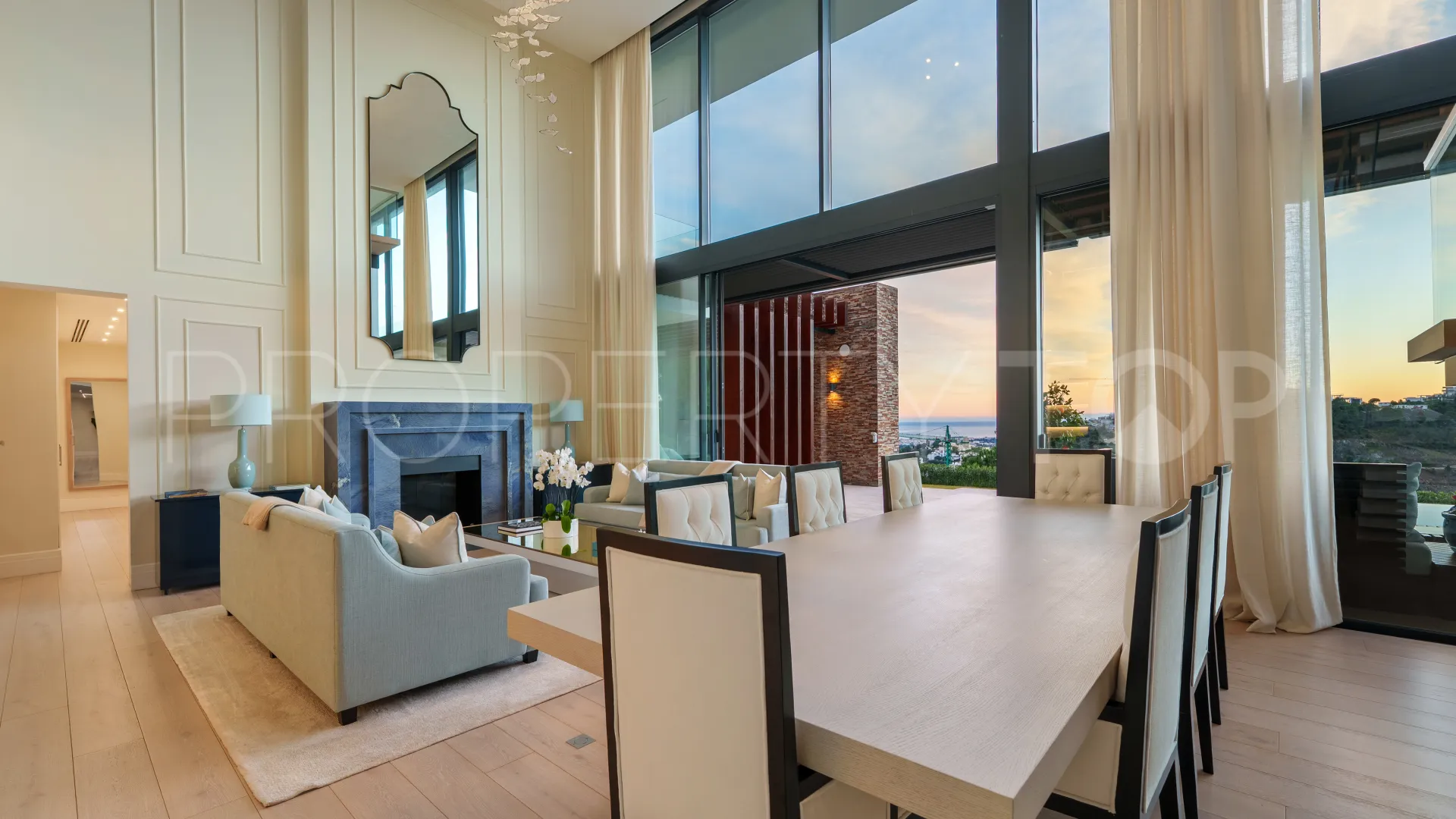 El Madroñal villa for sale