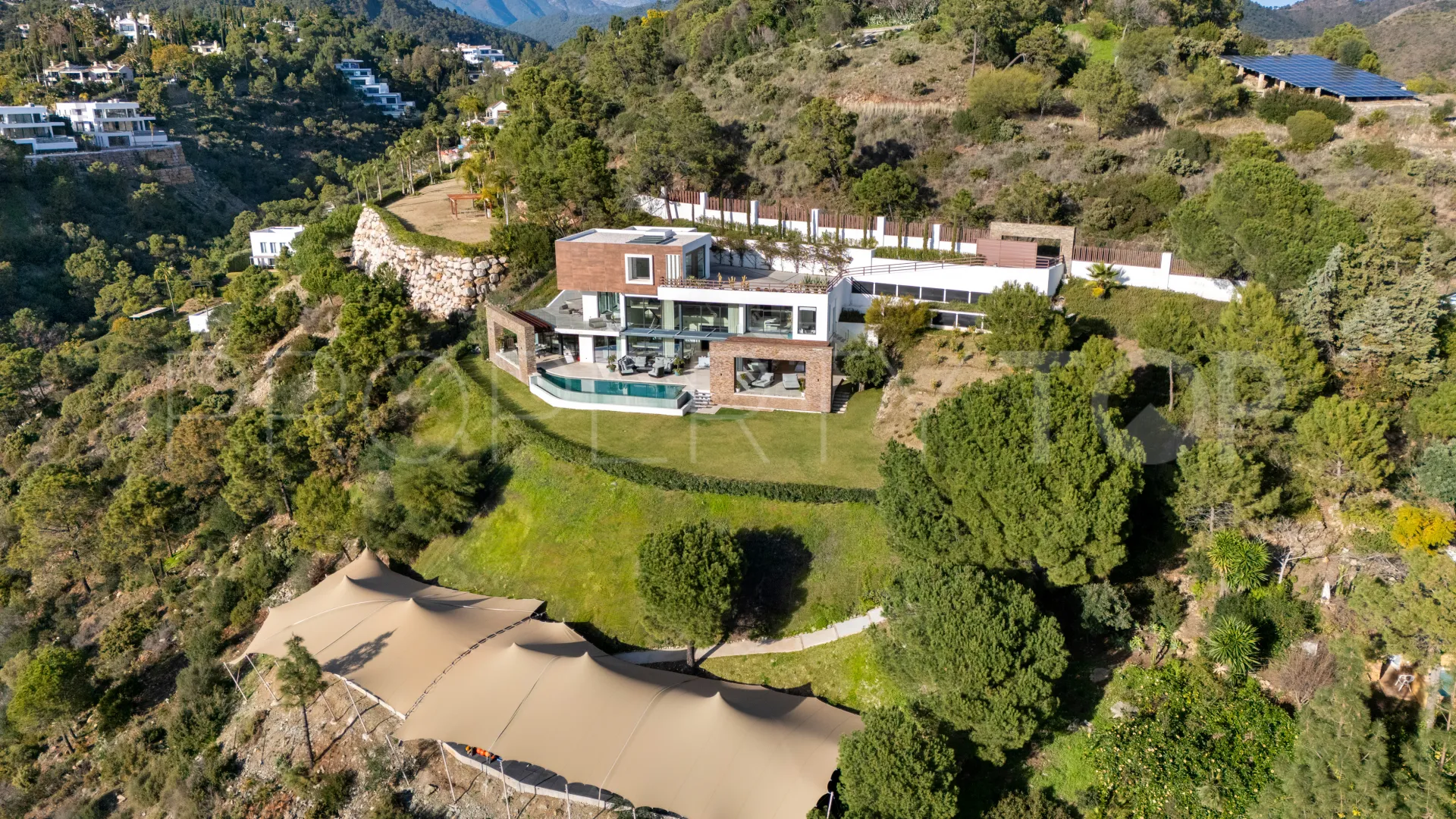 El Madroñal villa for sale