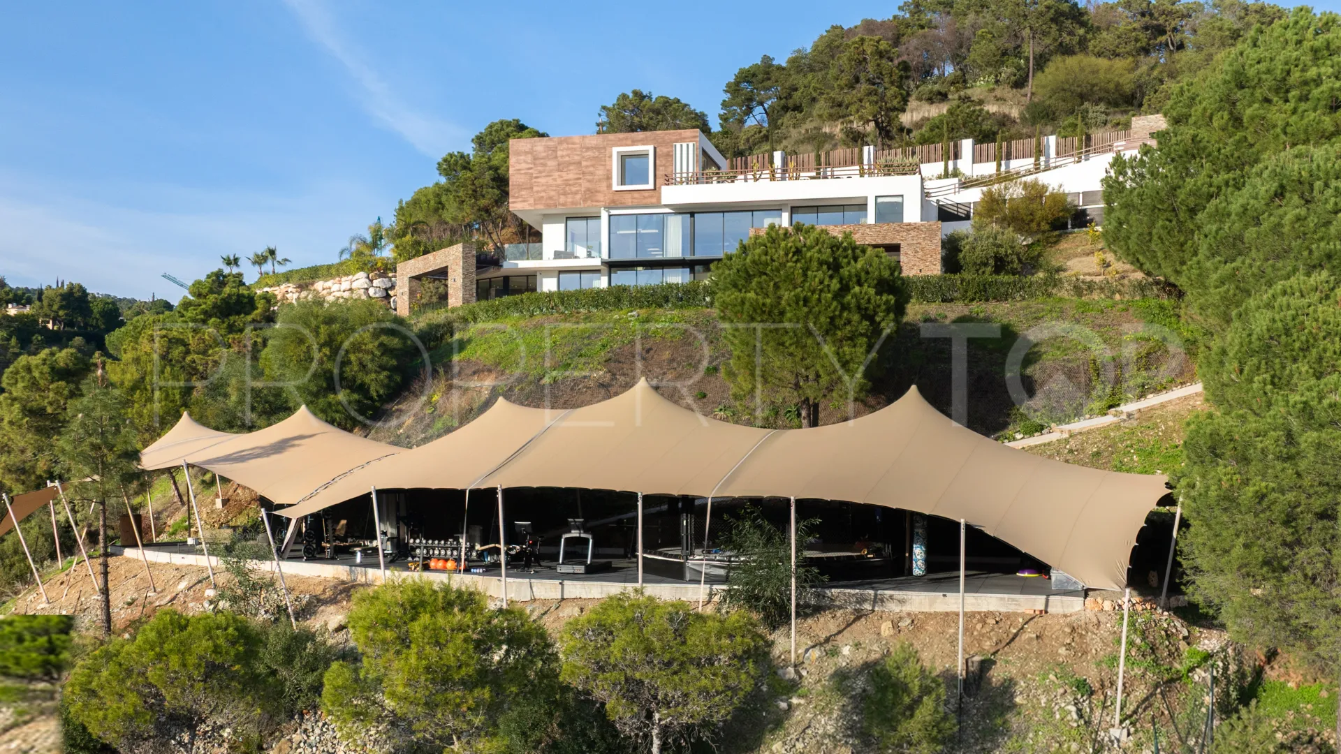 El Madroñal villa for sale