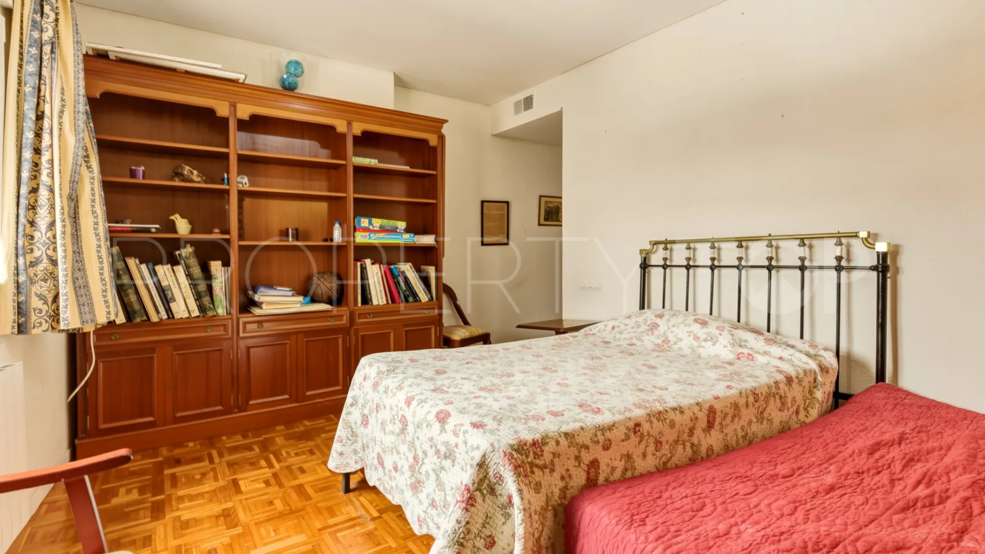 Se vende apartamento en La Malagueta - La Caleta con 4 dormitorios