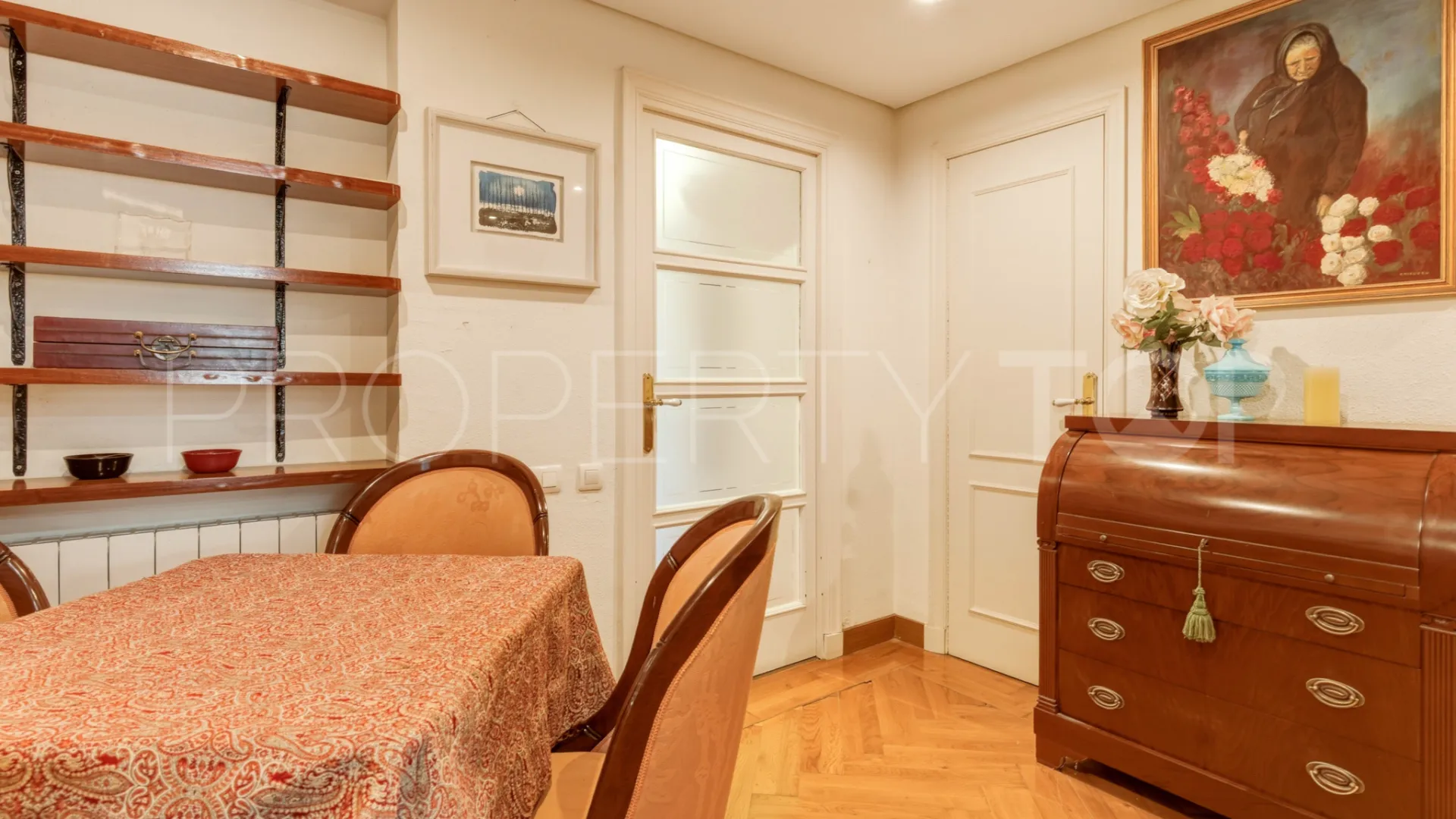 Se vende apartamento en La Malagueta - La Caleta con 4 dormitorios