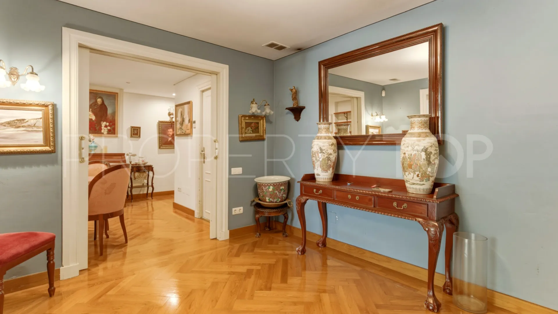 Se vende apartamento en La Malagueta - La Caleta con 4 dormitorios