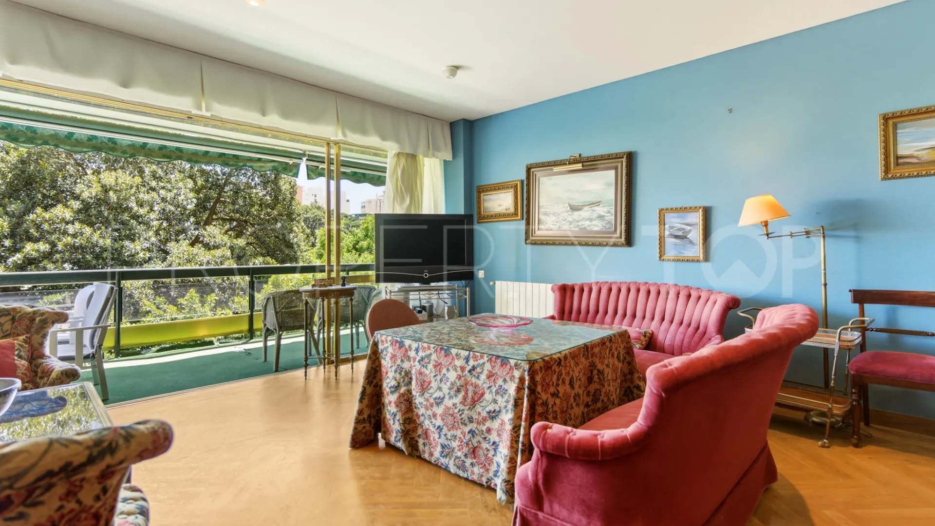 Se vende apartamento en La Malagueta - La Caleta con 4 dormitorios