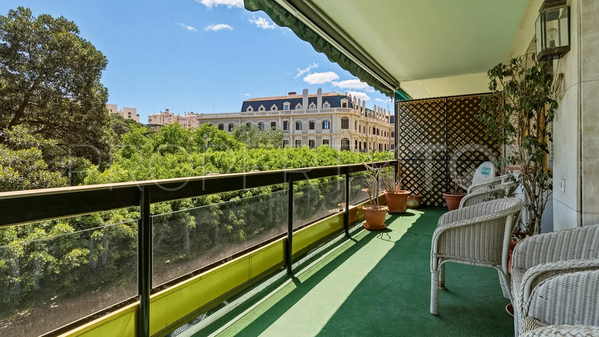 Se vende apartamento en La Malagueta - La Caleta con 4 dormitorios
