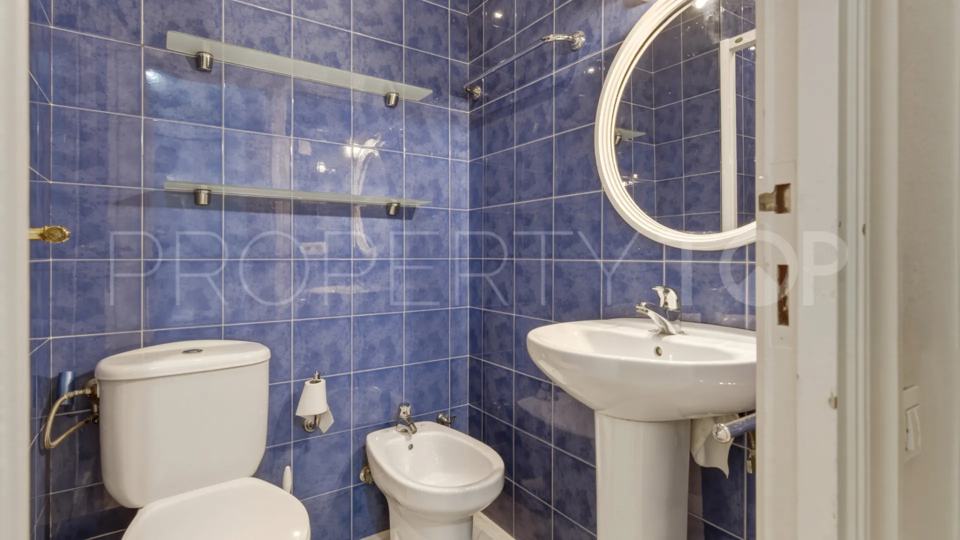 Se vende apartamento en La Malagueta - La Caleta con 4 dormitorios