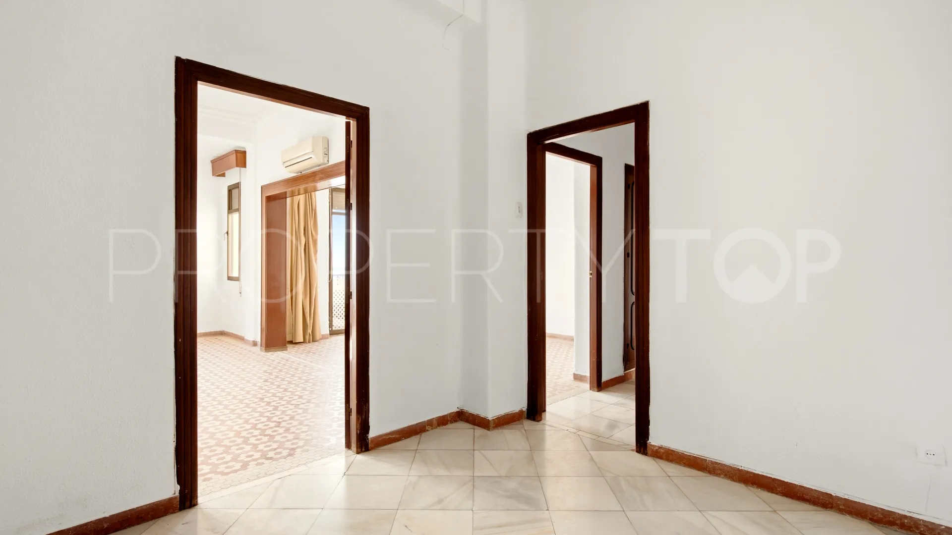 Apartamento de 4 dormitorios en venta en Ensanche Centro - Puerto
