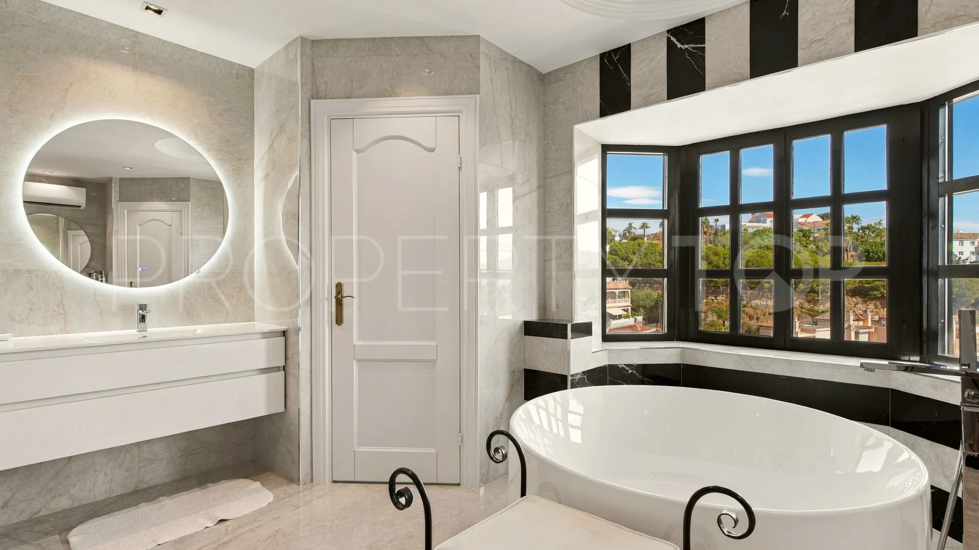Villa a la venta en Puerto del Capitan