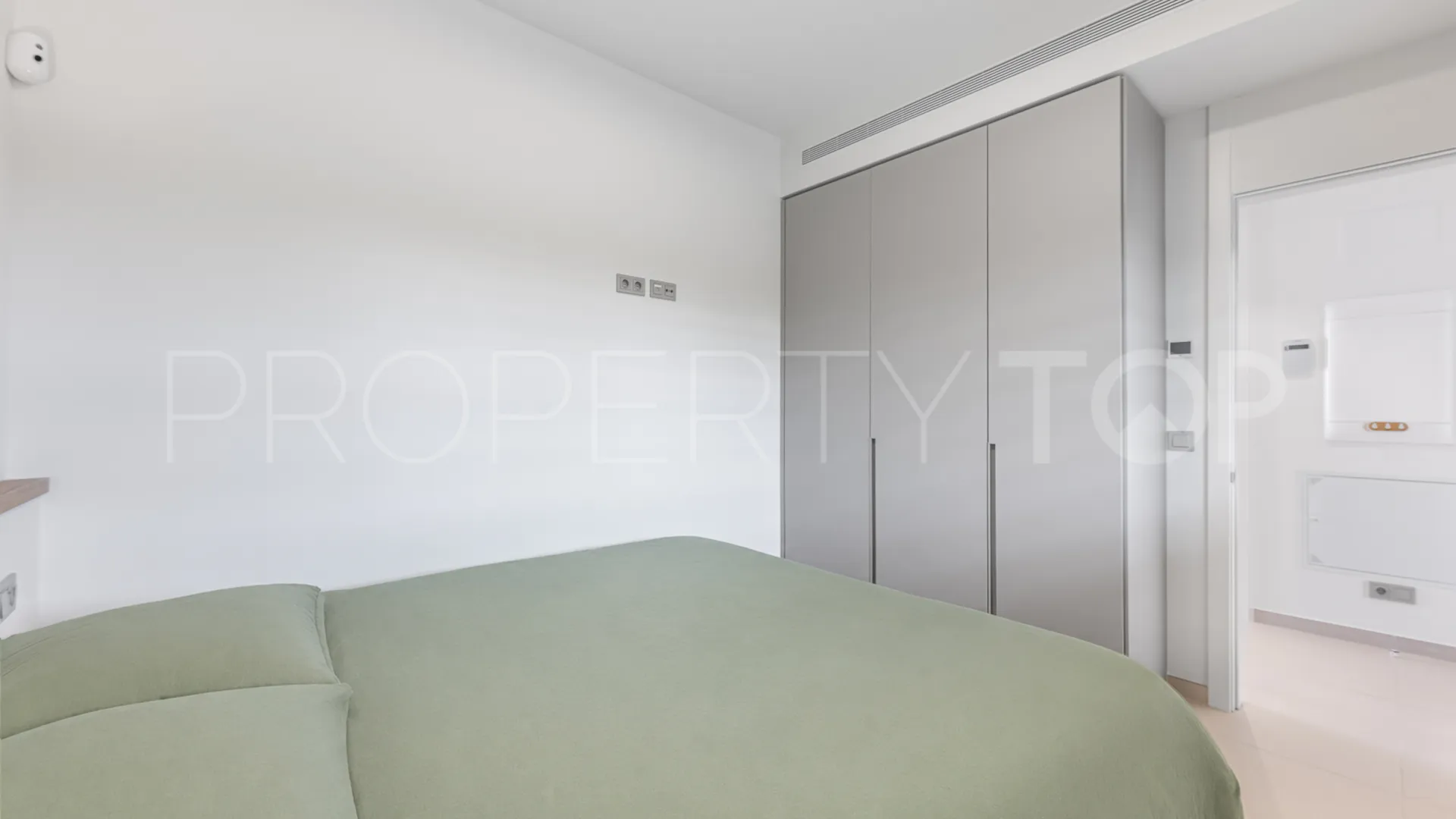 Apartamento planta baja en venta con 3 dormitorios en El Higueron