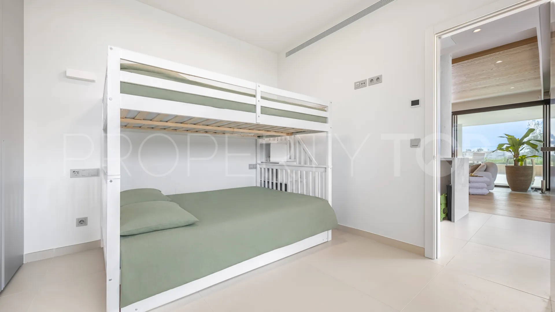 Apartamento planta baja en venta con 3 dormitorios en El Higueron