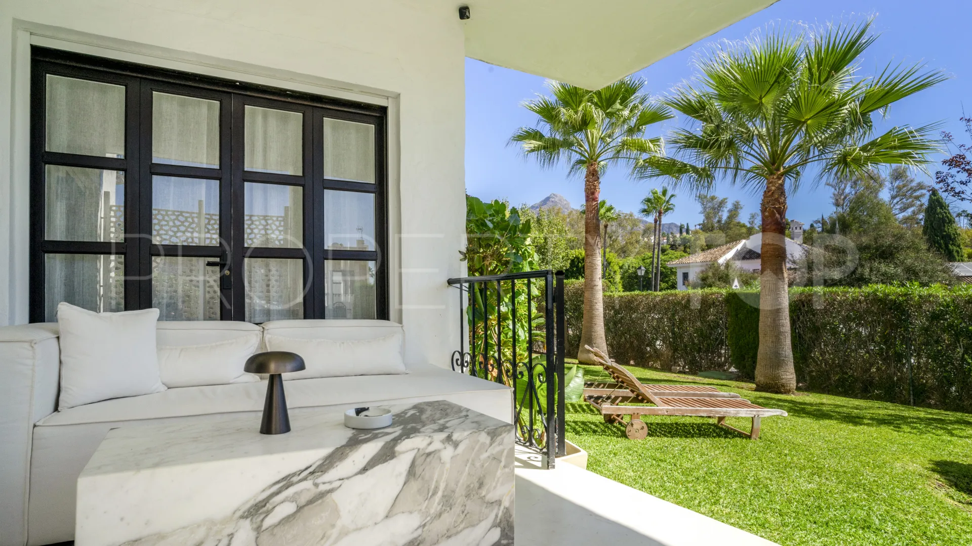 For sale ground floor apartment in Las Cascadas with 3 bedrooms