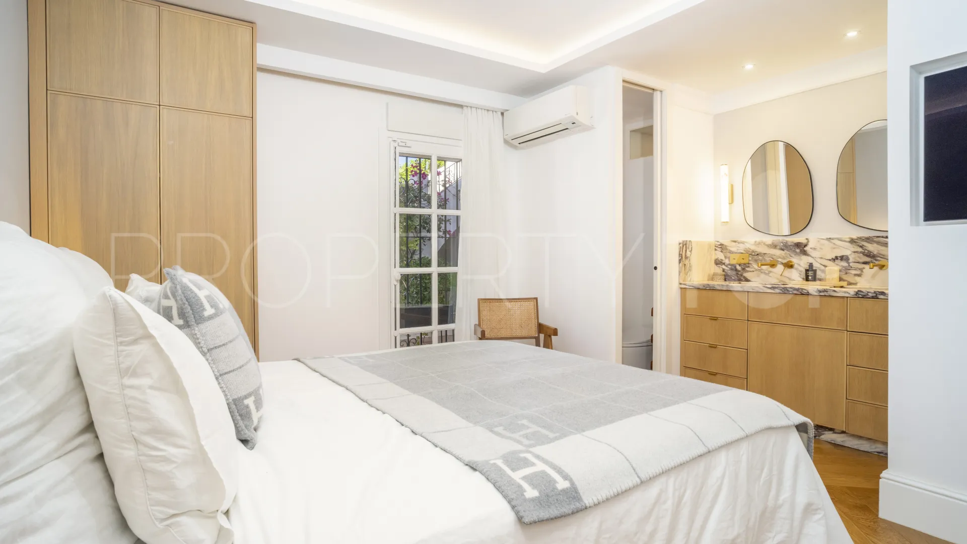 For sale ground floor apartment in Las Cascadas with 3 bedrooms