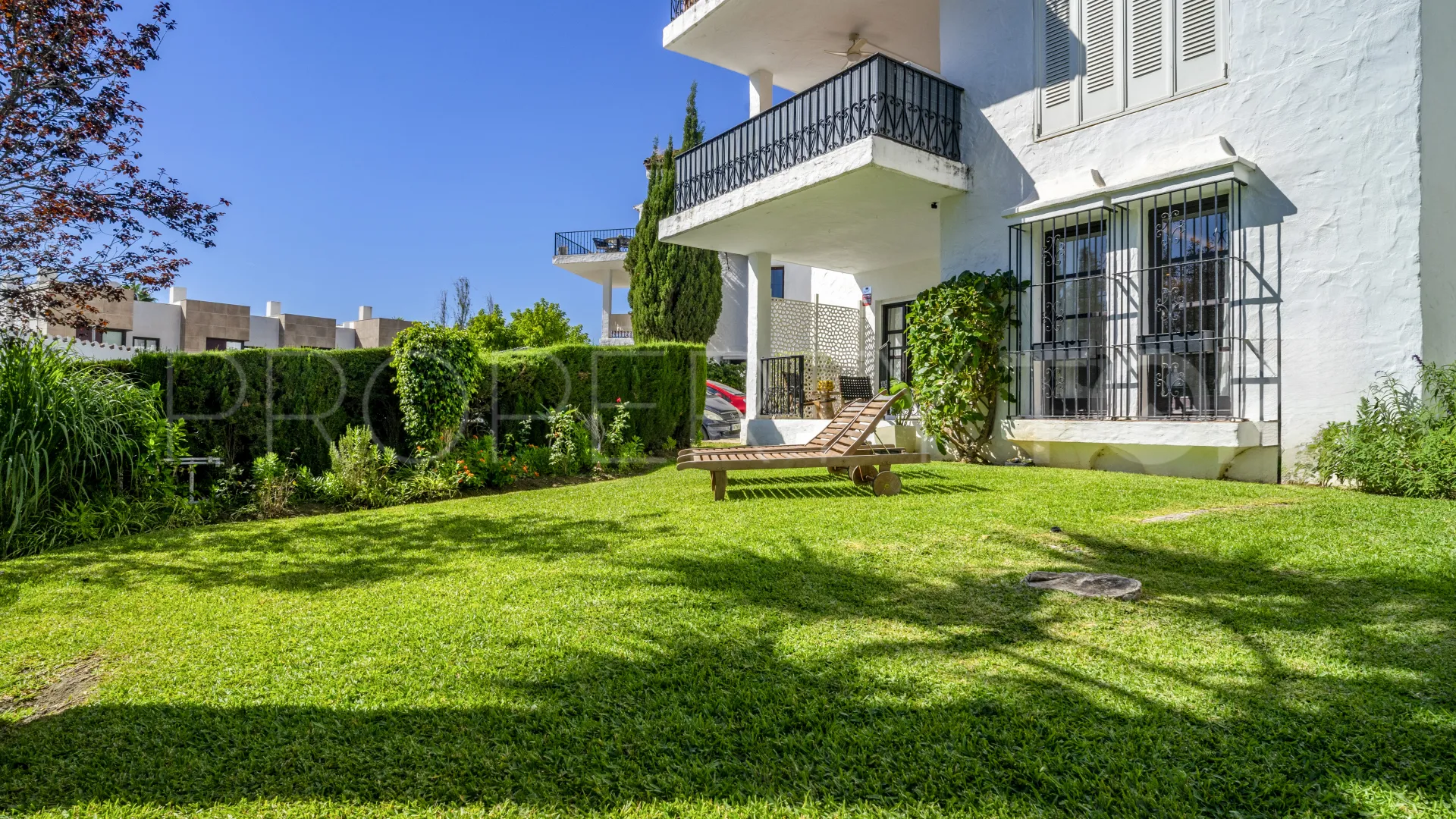 For sale ground floor apartment in Las Cascadas with 3 bedrooms